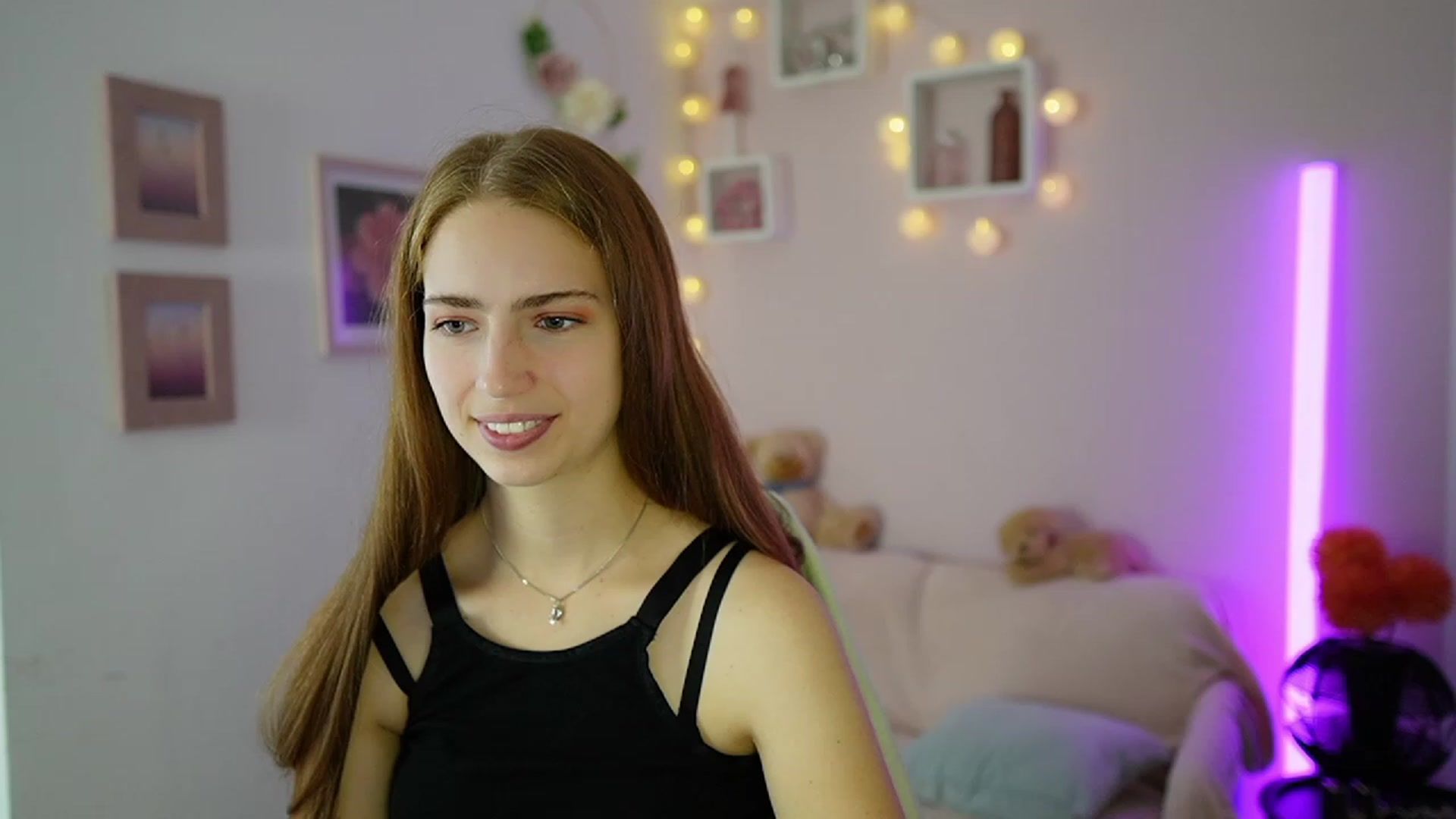 Gallery image thumbnail from Naomi_Woods18's myfreecams stream on, 11/08/2023, 11:25 image 3 of 20