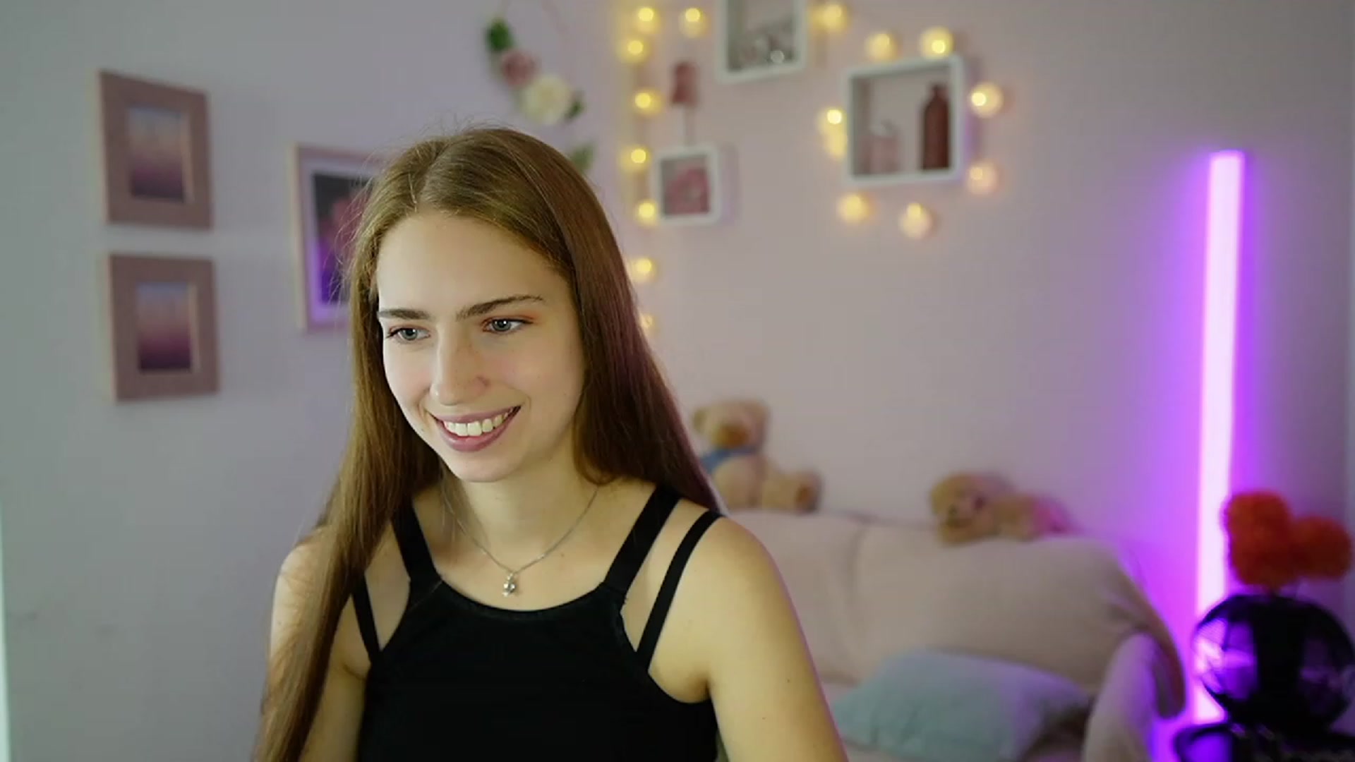 Gallery image thumbnail from Naomi_Woods18's myfreecams stream on, 11/08/2023, 11:25 image 11 of 20