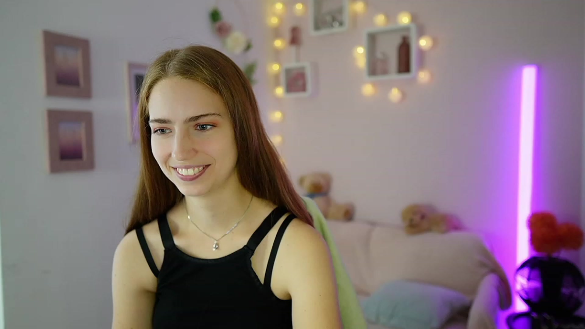Gallery image thumbnail from Naomi_Woods18's myfreecams stream on, 11/08/2023, 11:25 image 1 of 20