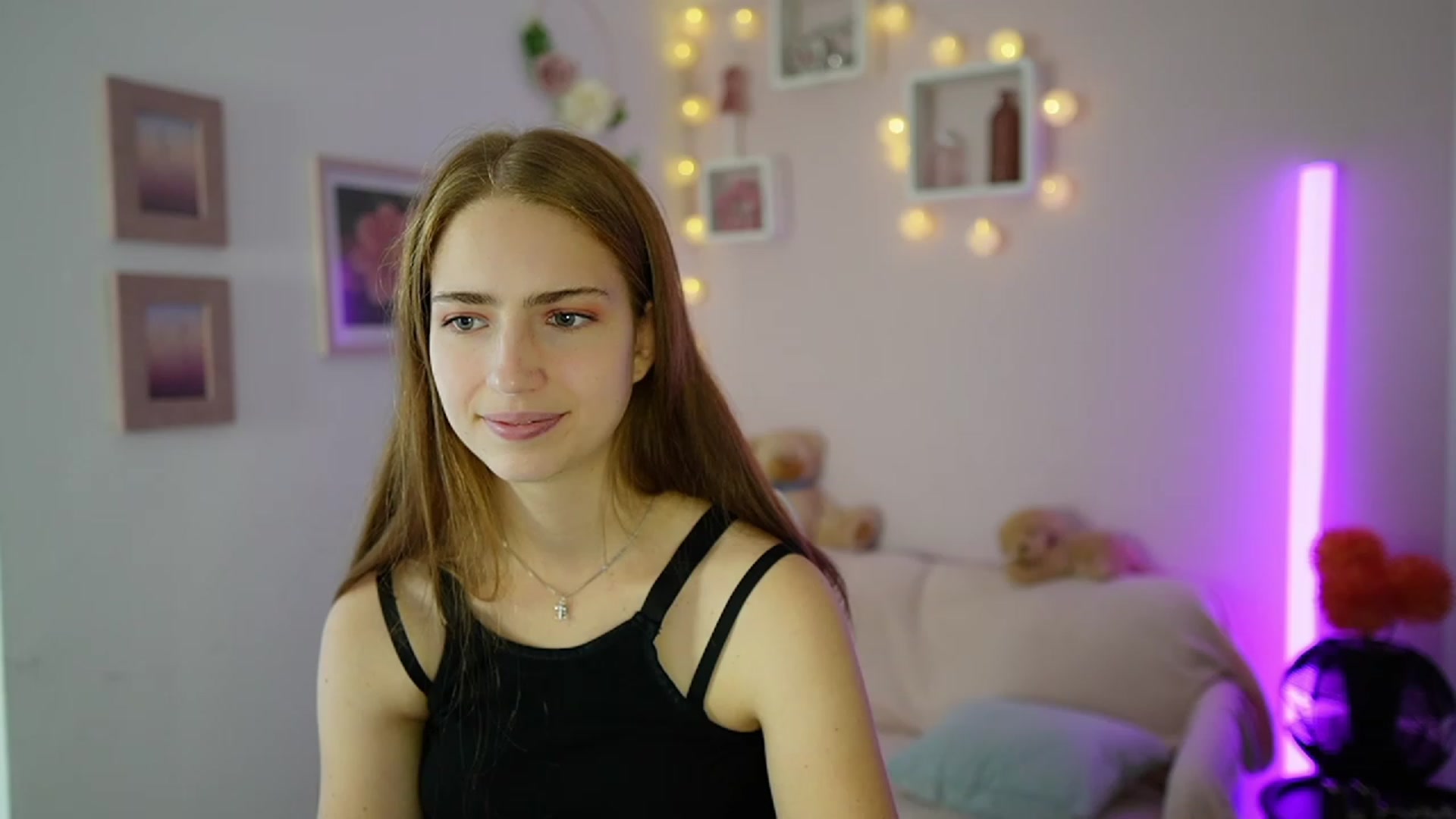 Gallery image thumbnail from Naomi_Woods18's myfreecams stream on, 11/08/2023, 11:25 image 16 of 20