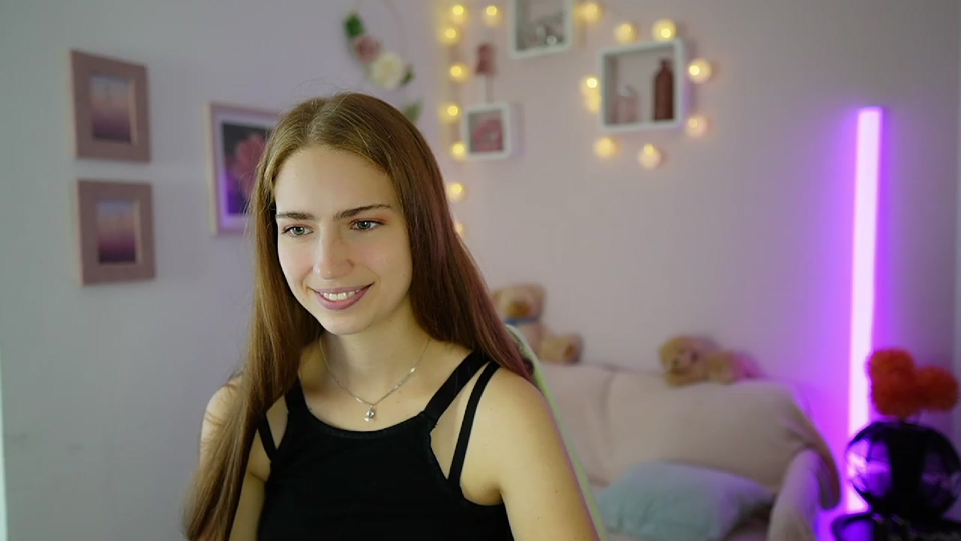 Gallery image thumbnail from Naomi_Woods18's myfreecams stream on, 11/08/2023, 11:25 image 4 of 20