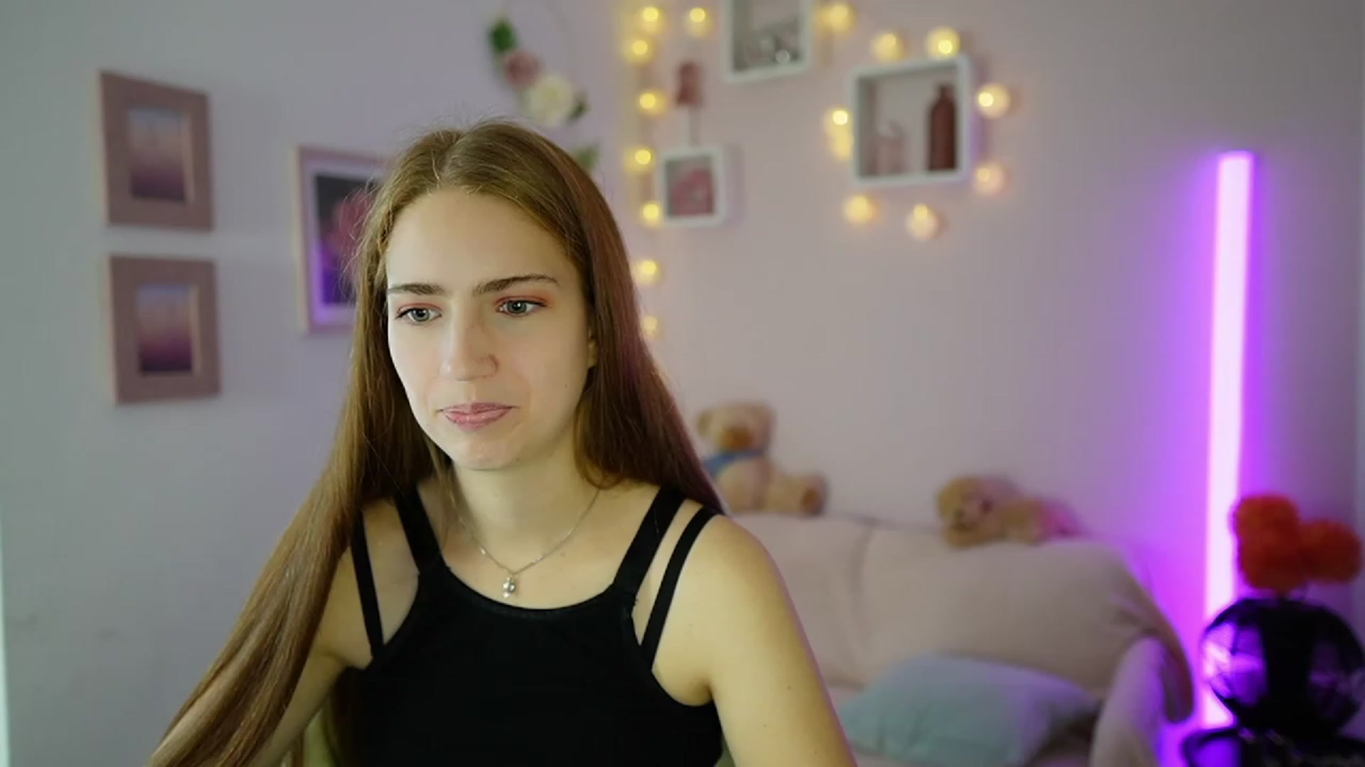 Gallery image thumbnail from Naomi_Woods18's myfreecams stream on, 11/08/2023, 11:25 image 9 of 20