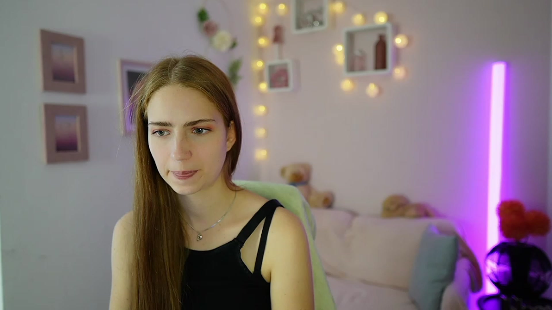 Gallery image thumbnail from Naomi_Woods18's myfreecams stream on, 11/08/2023, 13:19 image 7 of 20