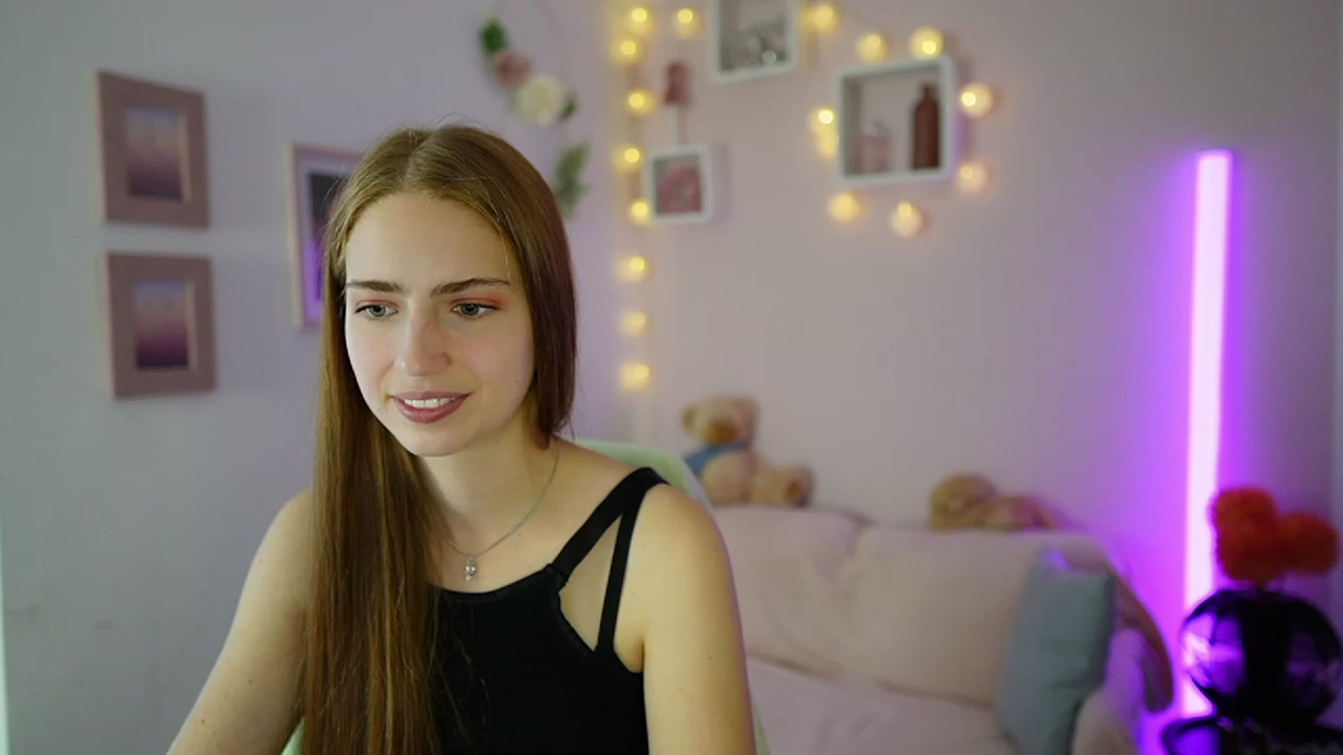Gallery image thumbnail from Naomi_Woods18's myfreecams stream on, 11/08/2023, 13:19 image 20 of 20