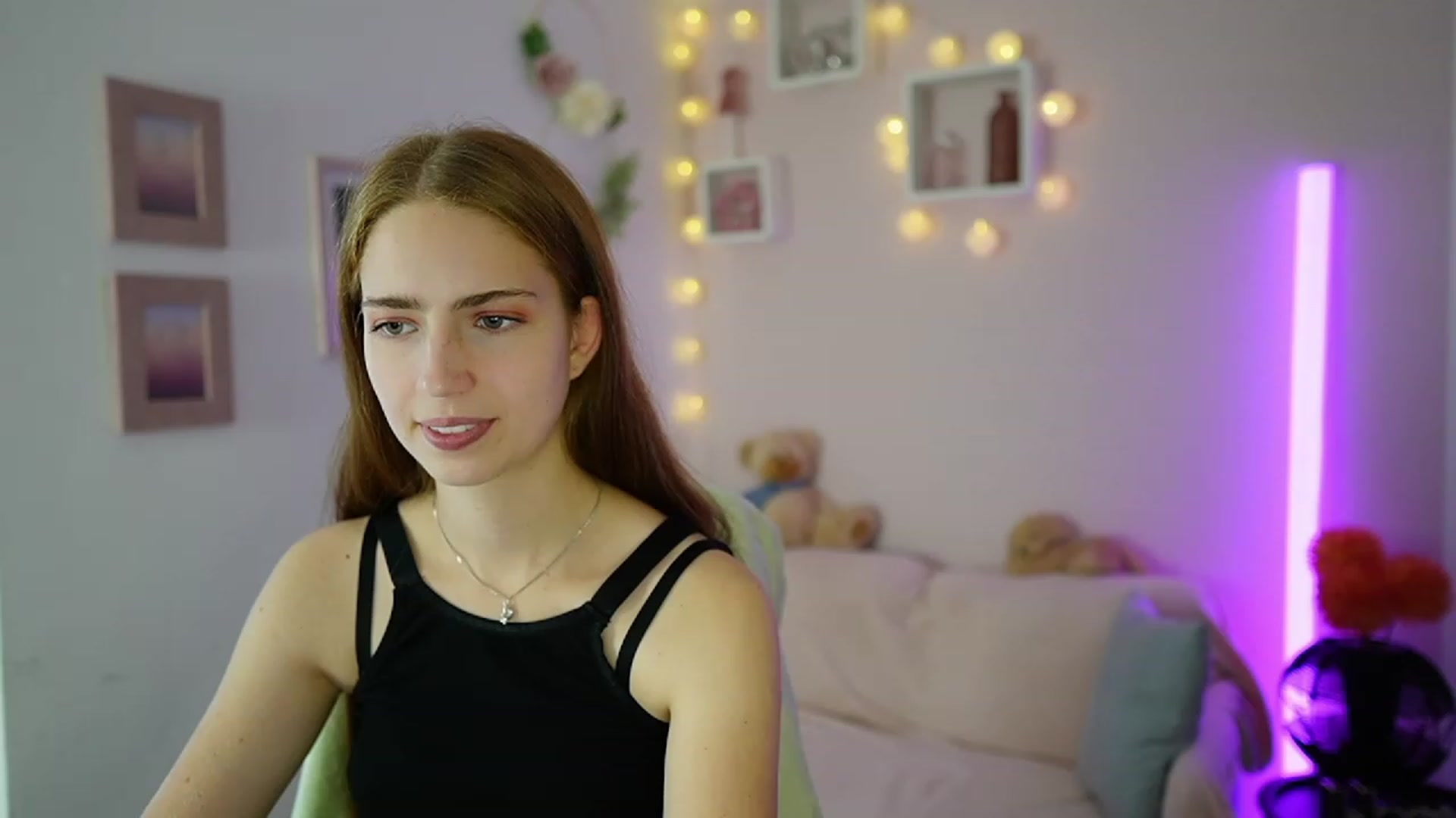 Gallery image thumbnail from Naomi_Woods18's myfreecams stream on, 11/08/2023, 13:51 image 12 of 20