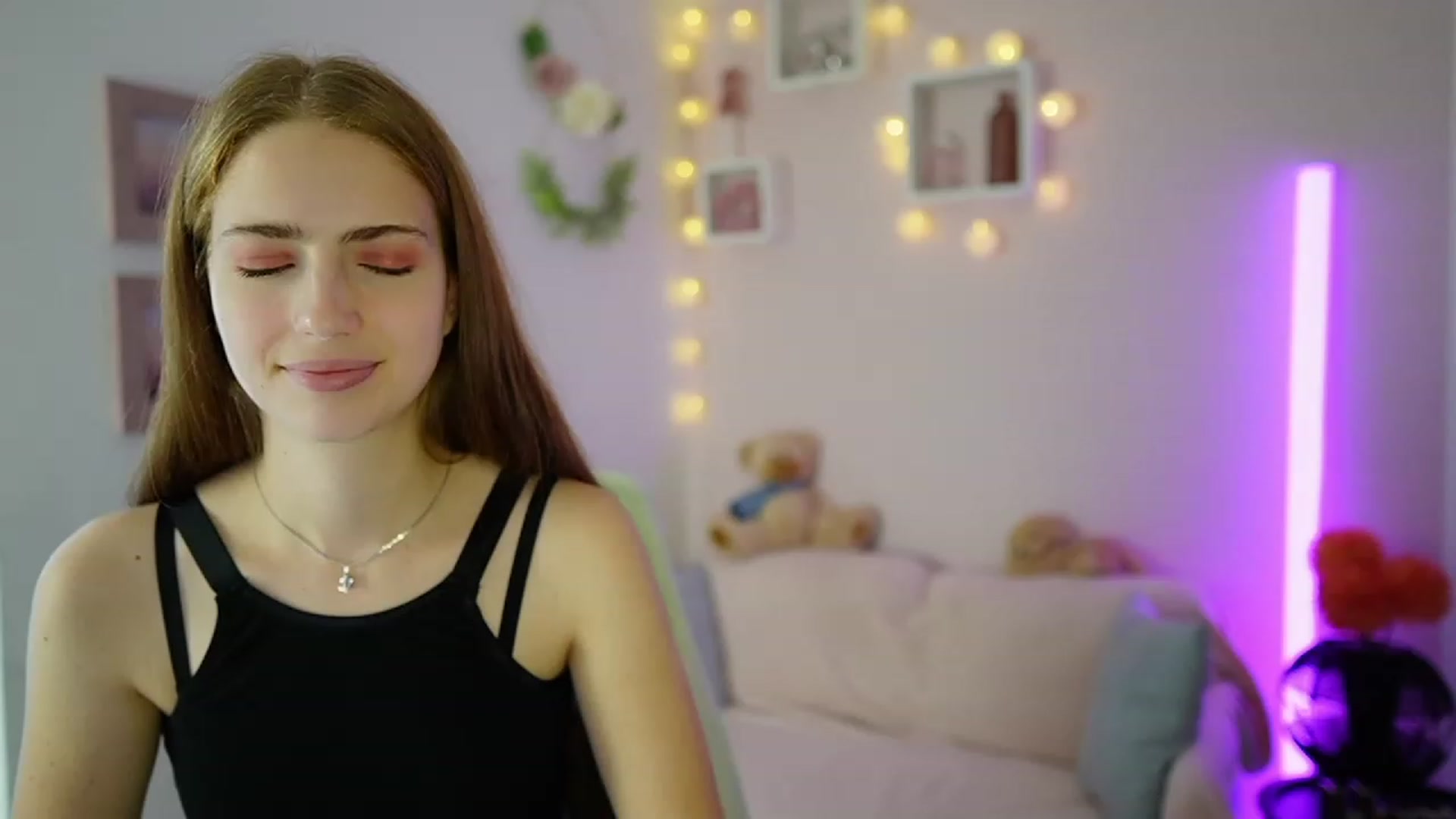 Gallery image thumbnail from Naomi_Woods18's myfreecams stream on, 11/08/2023, 13:51 image 11 of 20