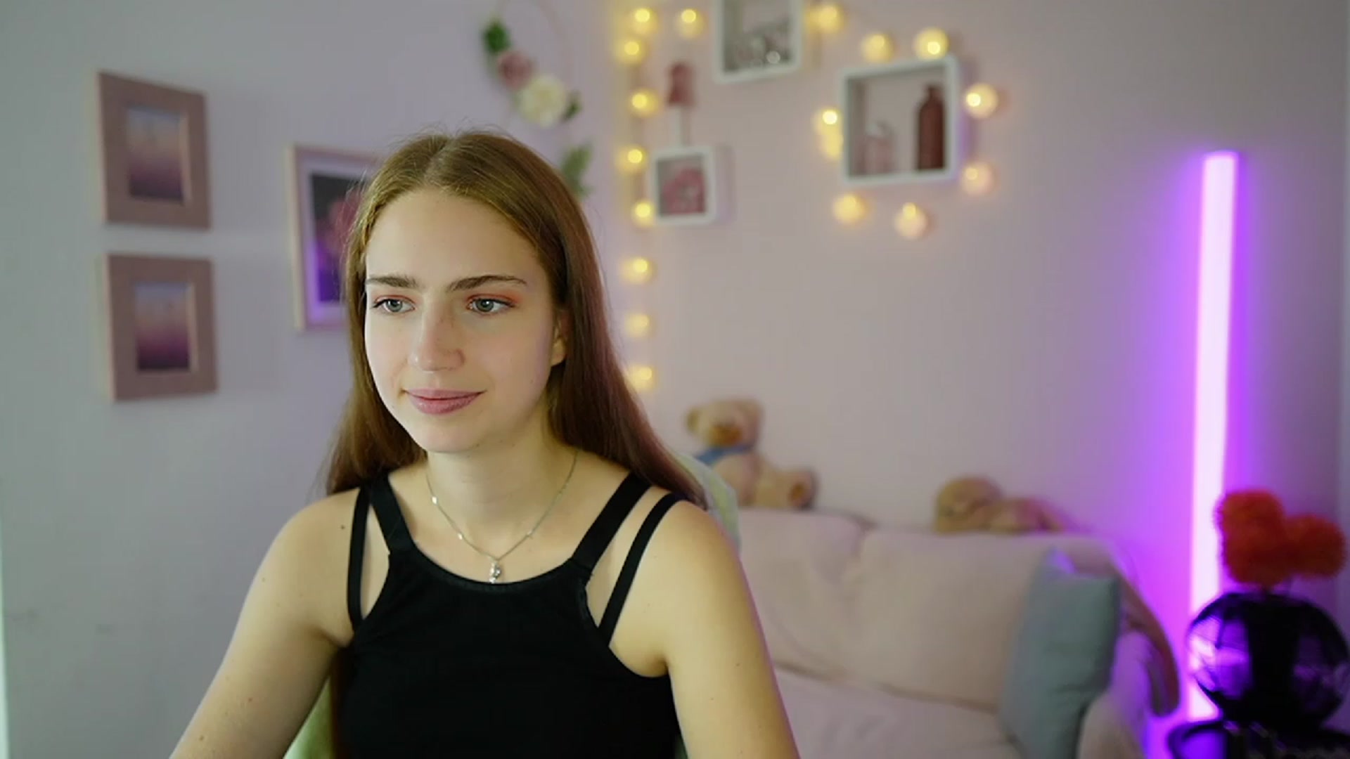 Gallery image thumbnail from Naomi_Woods18's myfreecams stream on, 11/08/2023, 13:51 image 17 of 20