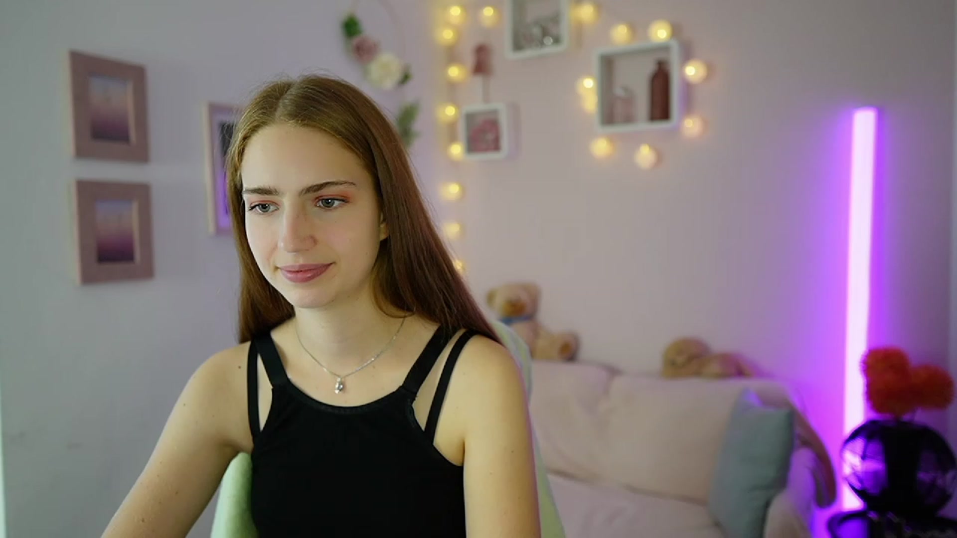 Gallery image thumbnail from Naomi_Woods18's myfreecams stream on, 11/08/2023, 13:51 image 10 of 20