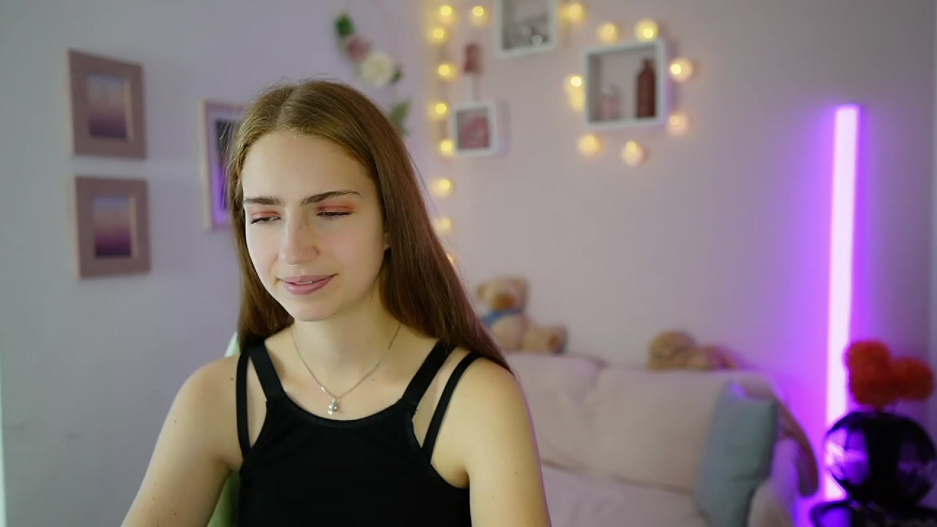 Gallery image thumbnail from Naomi_Woods18's myfreecams stream on, 11/08/2023, 13:51 image 6 of 20
