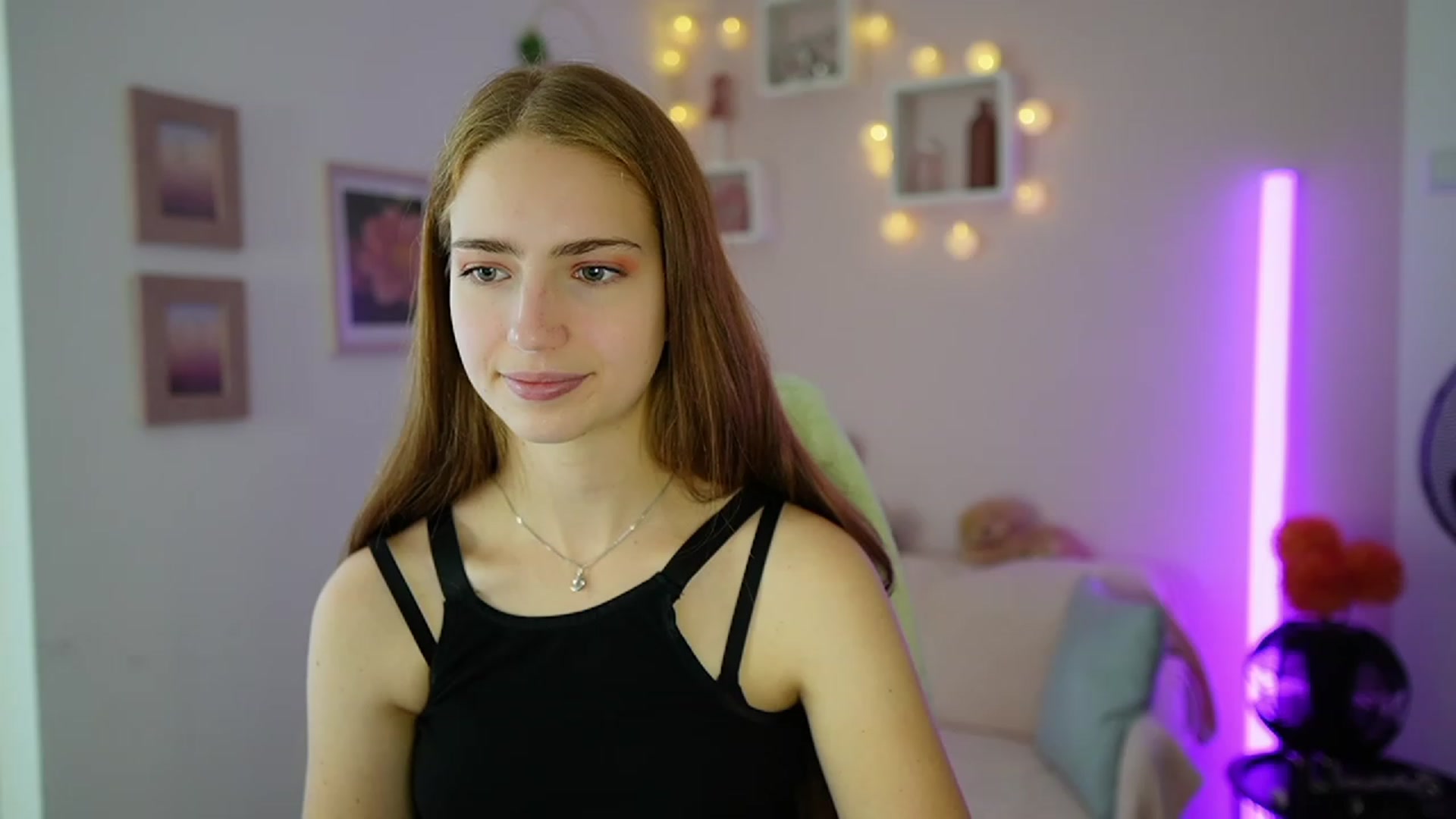 Gallery image thumbnail from Naomi_Woods18's myfreecams stream on, 11/09/2023, 11:03 image 17 of 20