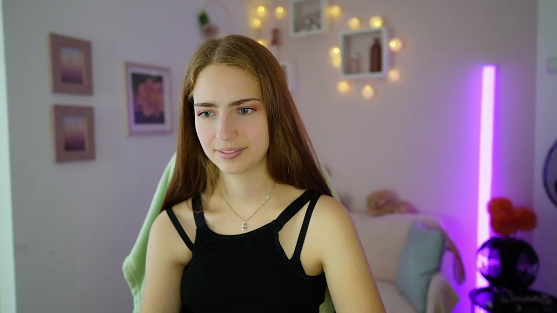 Gallery image thumbnail from Naomi_Woods18's myfreecams stream on, 11/09/2023, 11:03 image 10 of 20