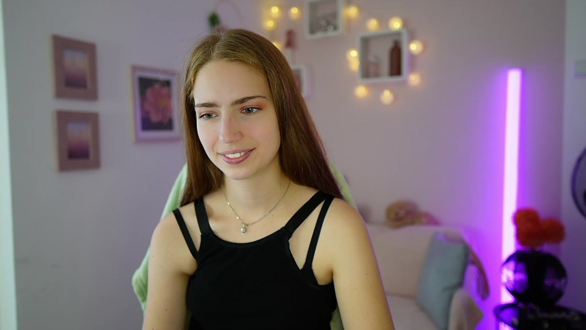 Gallery image thumbnail from Naomi_Woods18's myfreecams stream on, 11/09/2023, 11:03 image 3 of 20