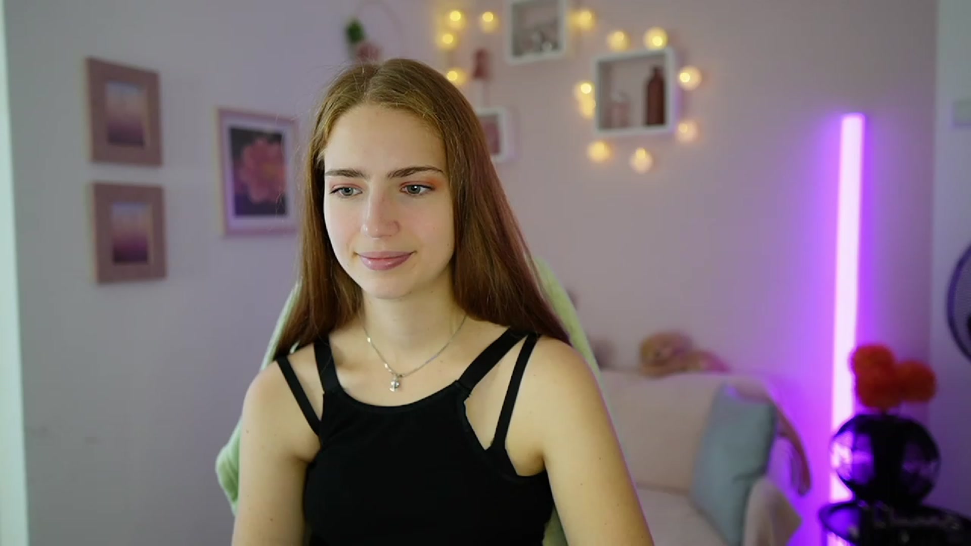 Gallery image thumbnail from Naomi_Woods18's myfreecams stream on, 11/09/2023, 11:03 image 7 of 20