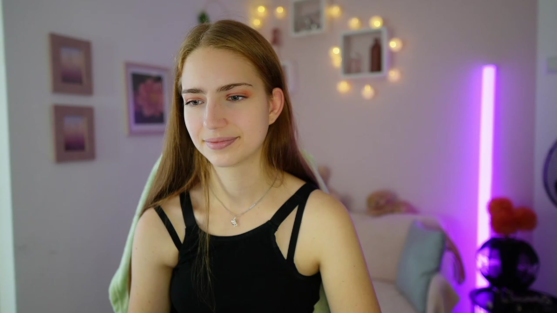Gallery image thumbnail from Naomi_Woods18's myfreecams stream on, 11/09/2023, 11:03 image 14 of 20