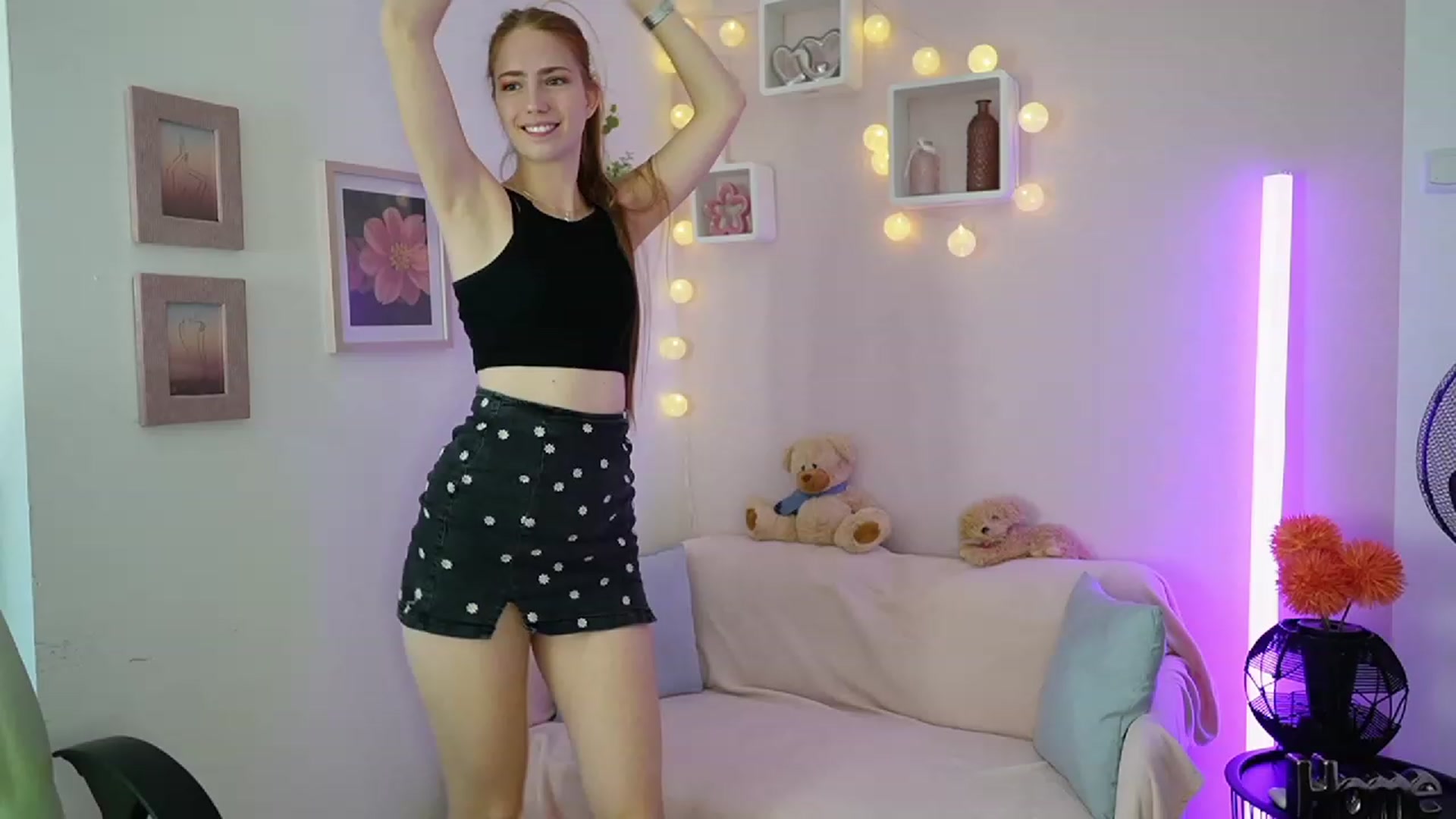 Gallery image thumbnail from Naomi_Woods18's myfreecams stream on, 11/09/2023, 12:07 image 19 of 20