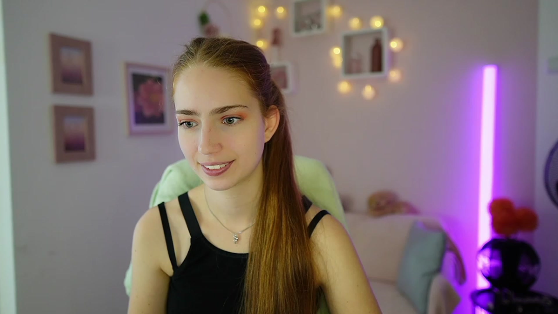 Gallery image thumbnail from Naomi_Woods18's myfreecams stream on, 11/09/2023, 12:07 image 15 of 20