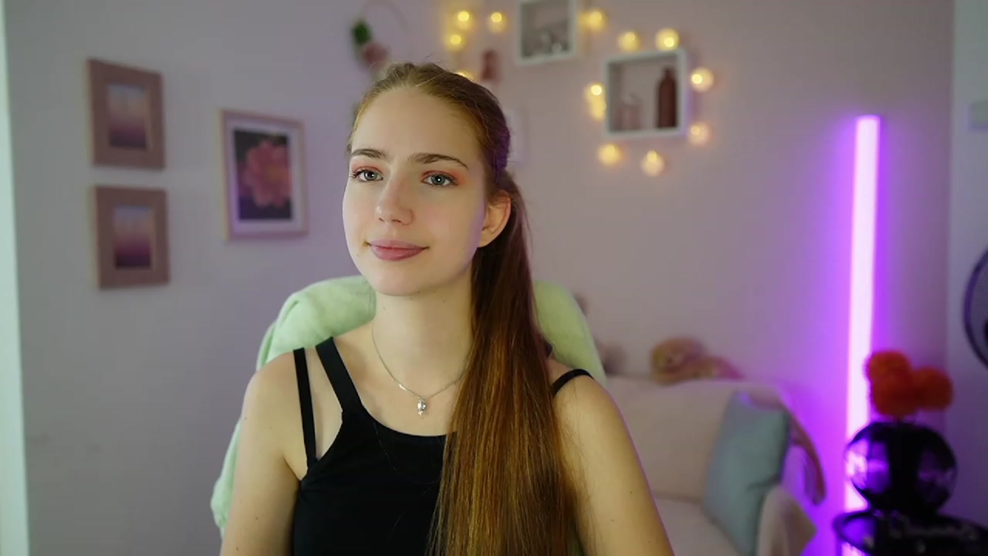 Gallery image thumbnail from Naomi_Woods18's myfreecams stream on, 11/09/2023, 12:07 image 16 of 20