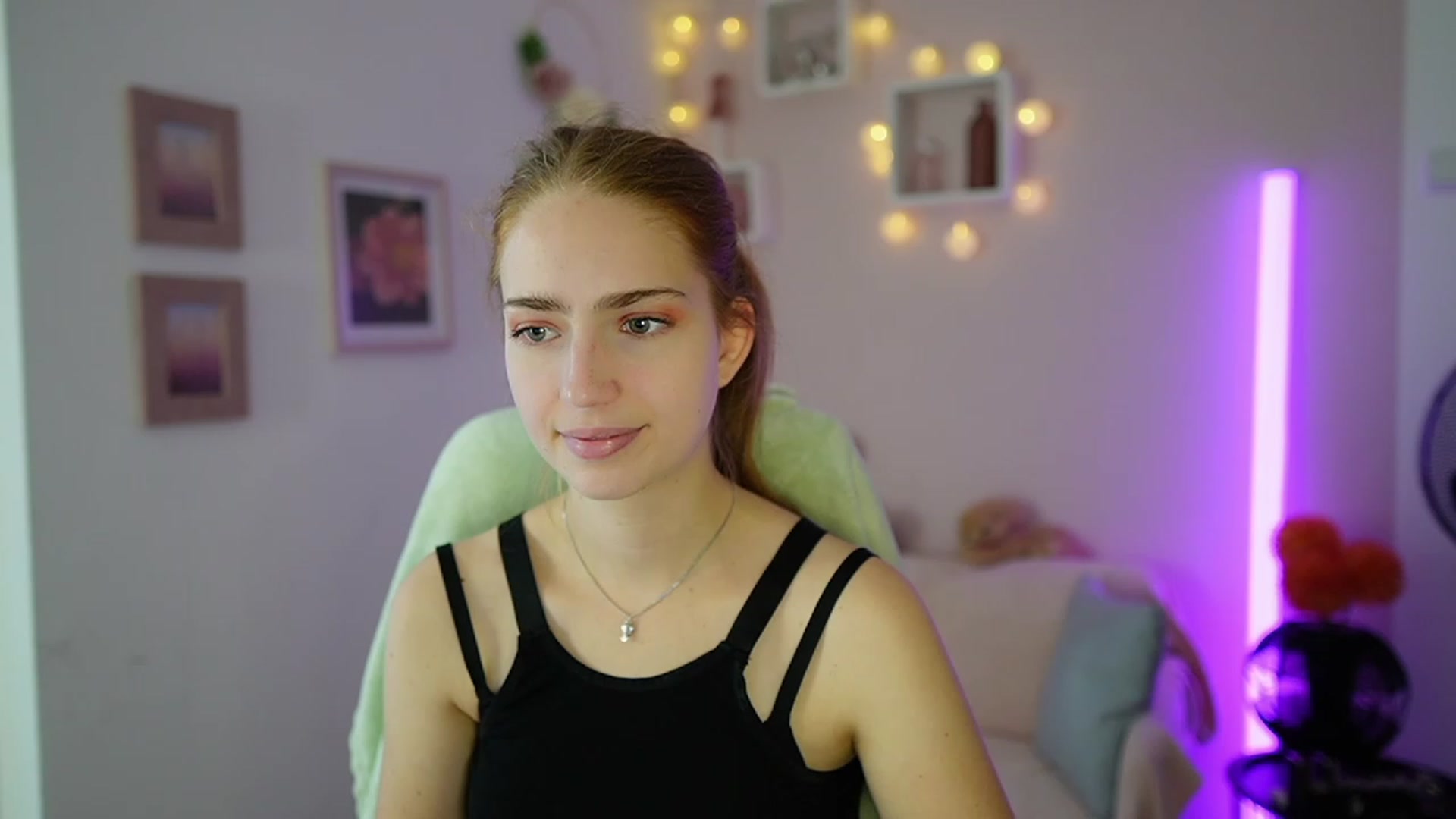 Gallery image thumbnail from Naomi_Woods18's myfreecams stream on, 11/09/2023, 13:36 image 3 of 20