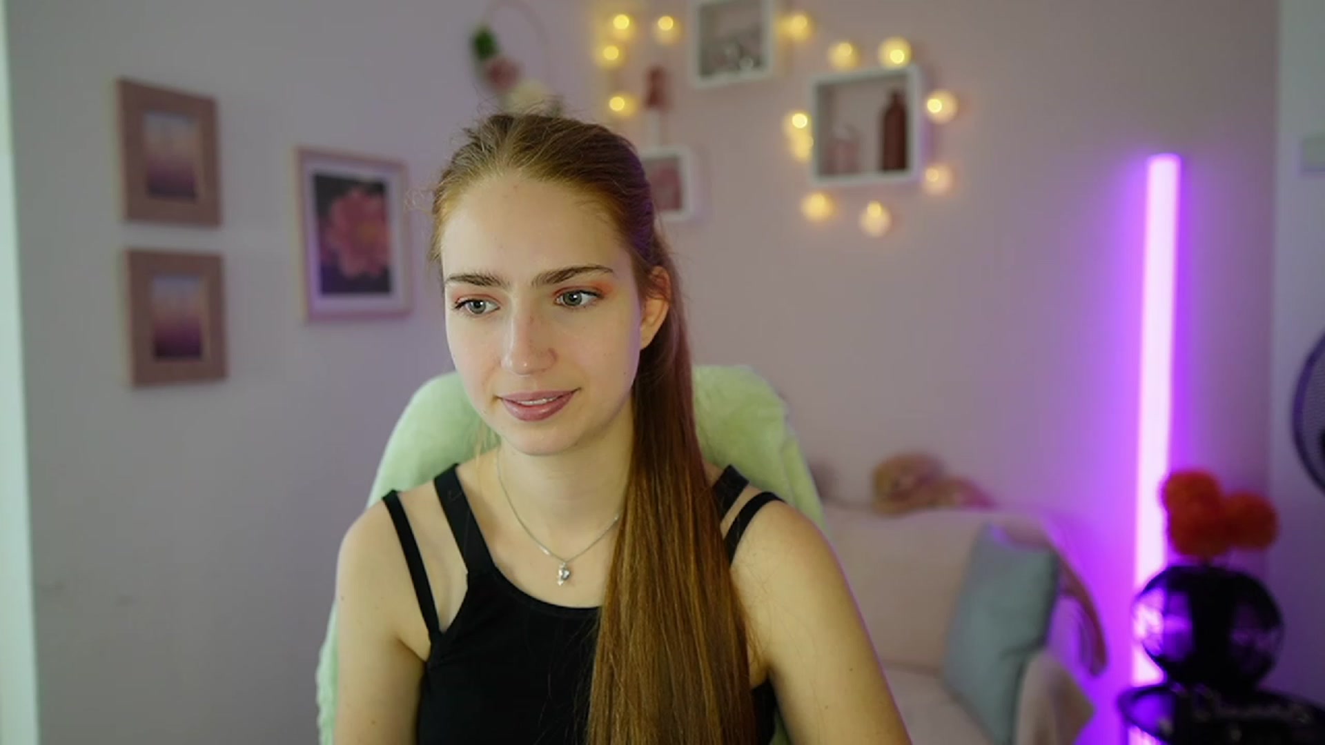 Gallery image thumbnail from Naomi_Woods18's myfreecams stream on, 11/09/2023, 13:36 image 7 of 20