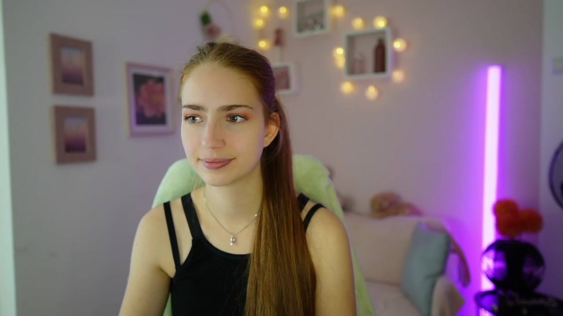 Gallery image thumbnail from Naomi_Woods18's myfreecams stream on, 11/09/2023, 13:36 image 4 of 20