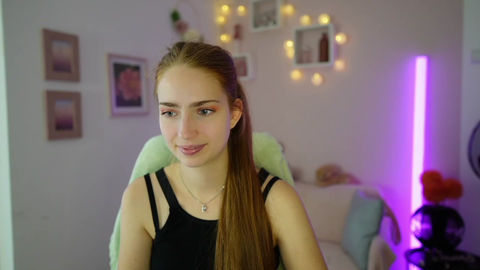 Gallery image thumbnail from Naomi_Woods18's myfreecams stream on, 11/09/2023, 13:36 image 6 of 20