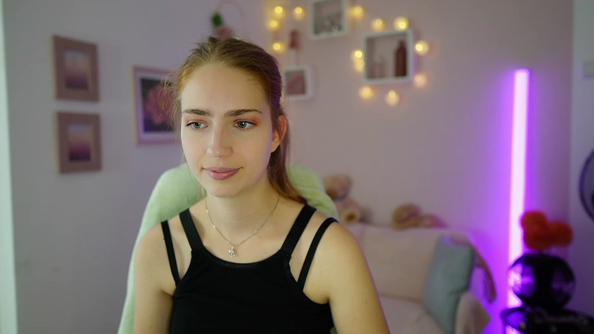 Gallery image thumbnail from Naomi_Woods18's myfreecams stream on, 11/09/2023, 13:36 image 19 of 20