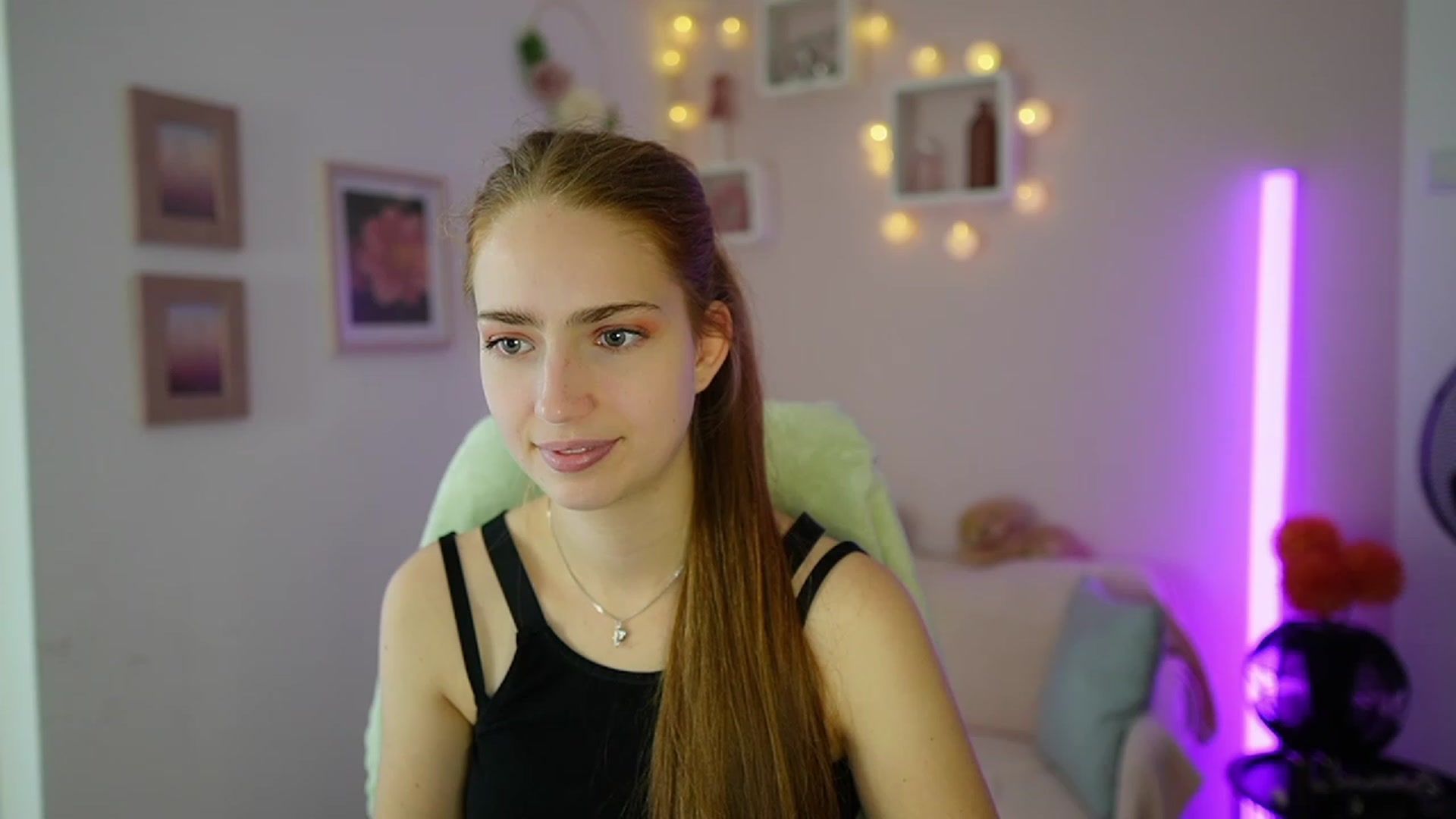 Gallery image thumbnail from Naomi_Woods18's myfreecams stream on, 11/09/2023, 13:36 image 8 of 20