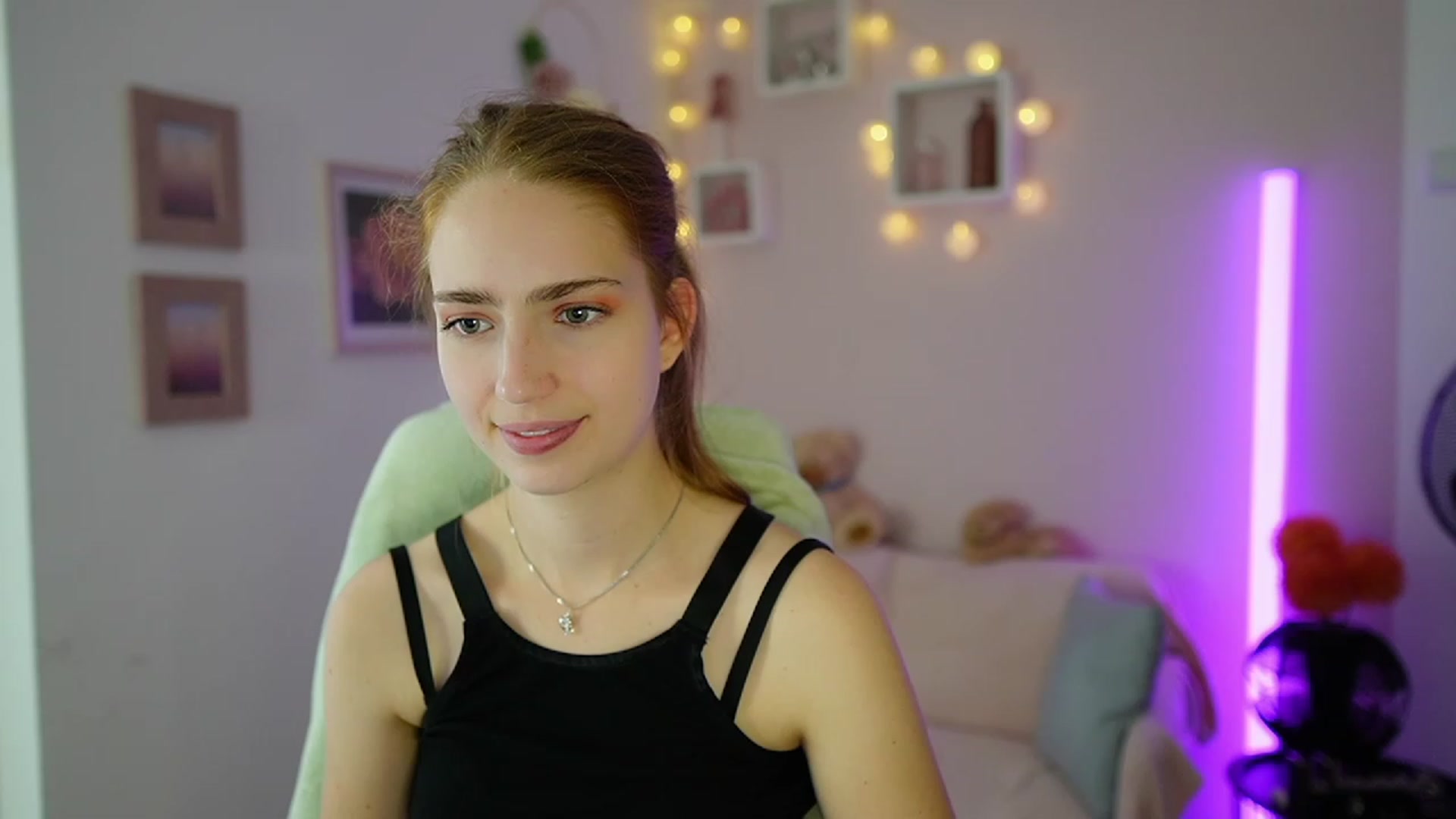 Gallery image thumbnail from Naomi_Woods18's myfreecams stream on, 11/09/2023, 13:36 image 20 of 20