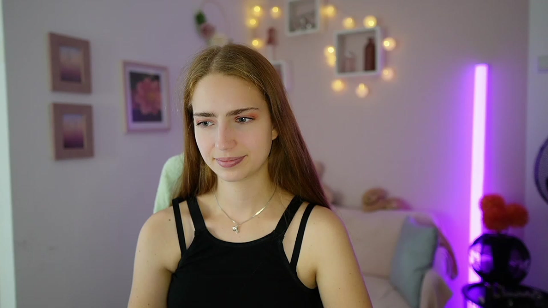 Gallery image thumbnail from Naomi_Woods18's myfreecams stream on, 11/09/2023, 13:54 image 18 of 20