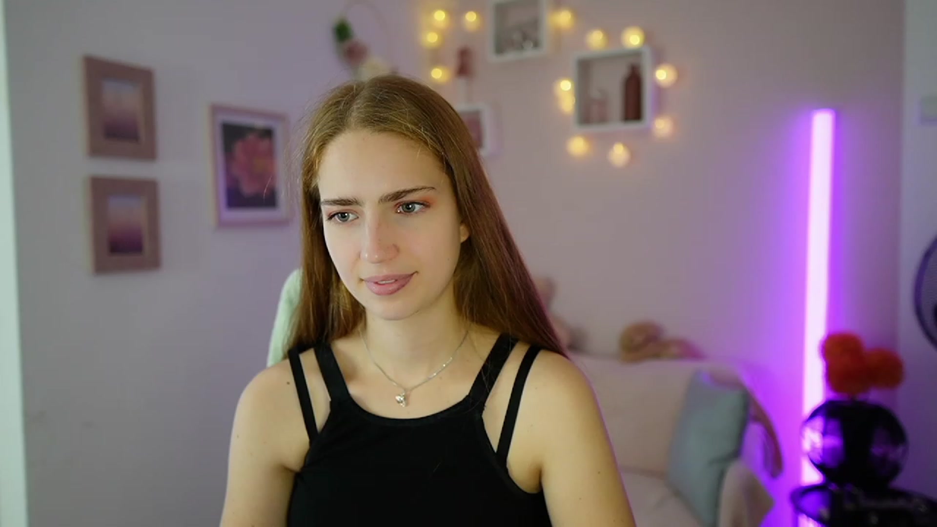 Gallery image thumbnail from Naomi_Woods18's myfreecams stream on, 11/09/2023, 13:54 image 17 of 20