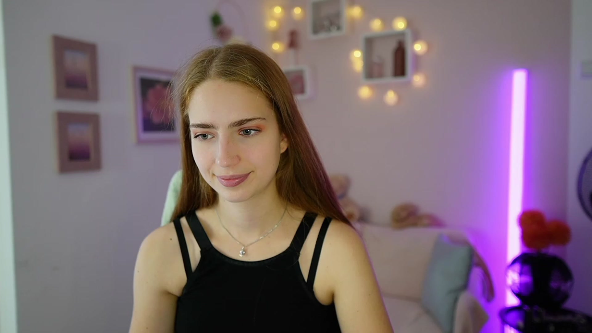 Gallery image thumbnail from Naomi_Woods18's myfreecams stream on, 11/09/2023, 13:54 image 3 of 20