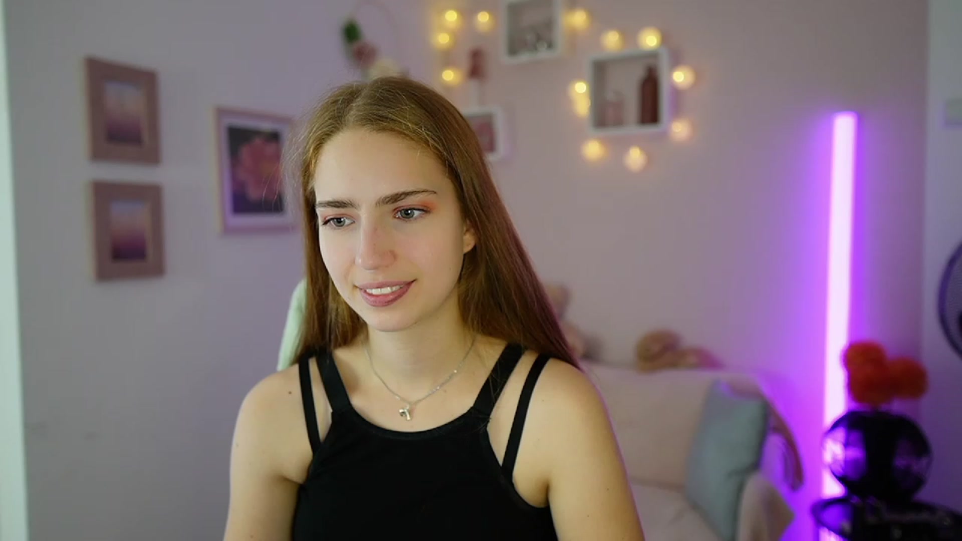 Gallery image thumbnail from Naomi_Woods18's myfreecams stream on, 11/09/2023, 13:54 image 10 of 20