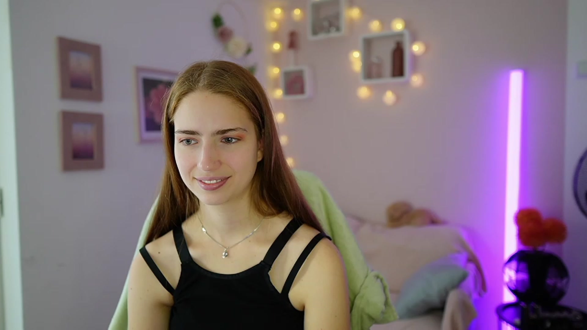 Gallery image thumbnail from Naomi_Woods18's myfreecams stream on, 11/10/2023, 10:16 image 15 of 20