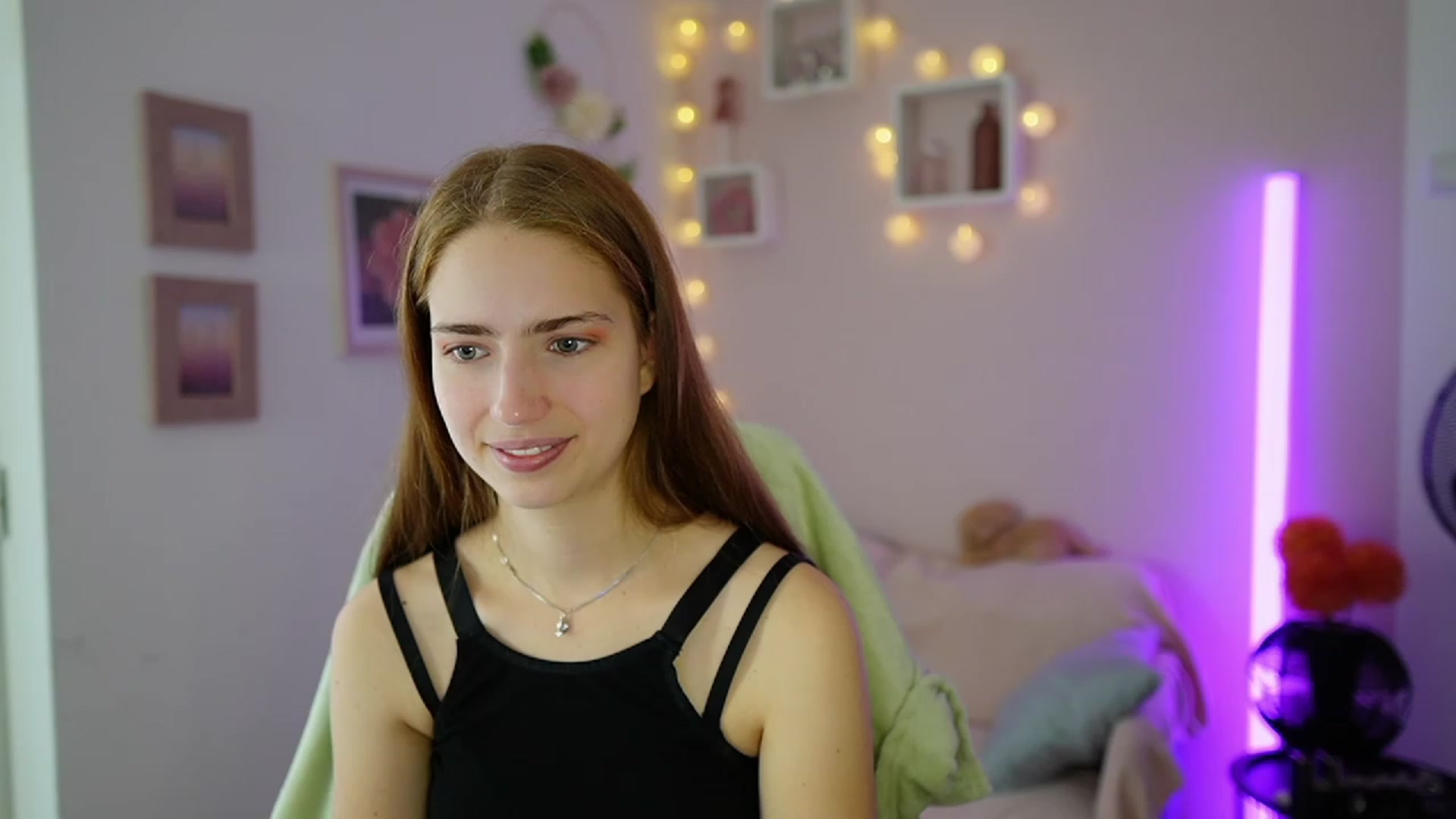 Gallery image thumbnail from Naomi_Woods18's myfreecams stream on, 11/10/2023, 10:16 image 1 of 20