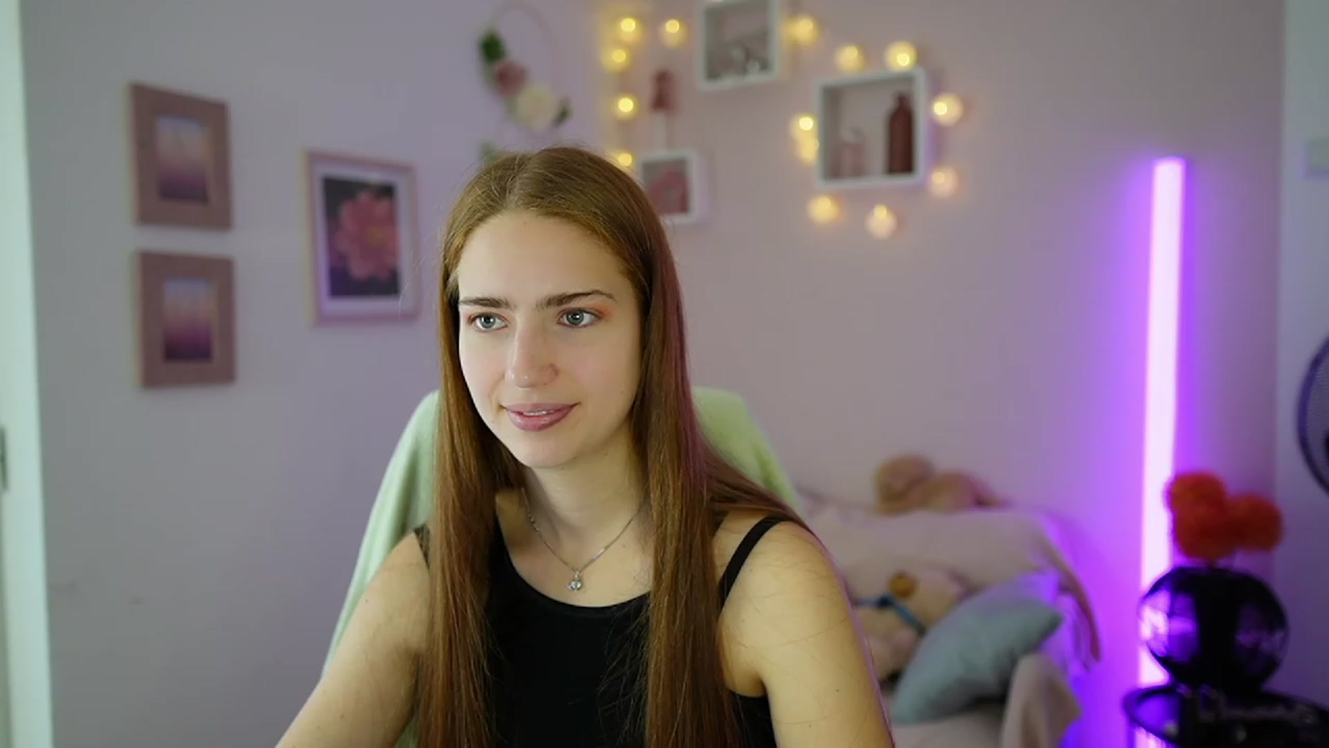 Gallery image thumbnail from Naomi_Woods18's myfreecams stream on, 11/10/2023, 11:22 image 16 of 20