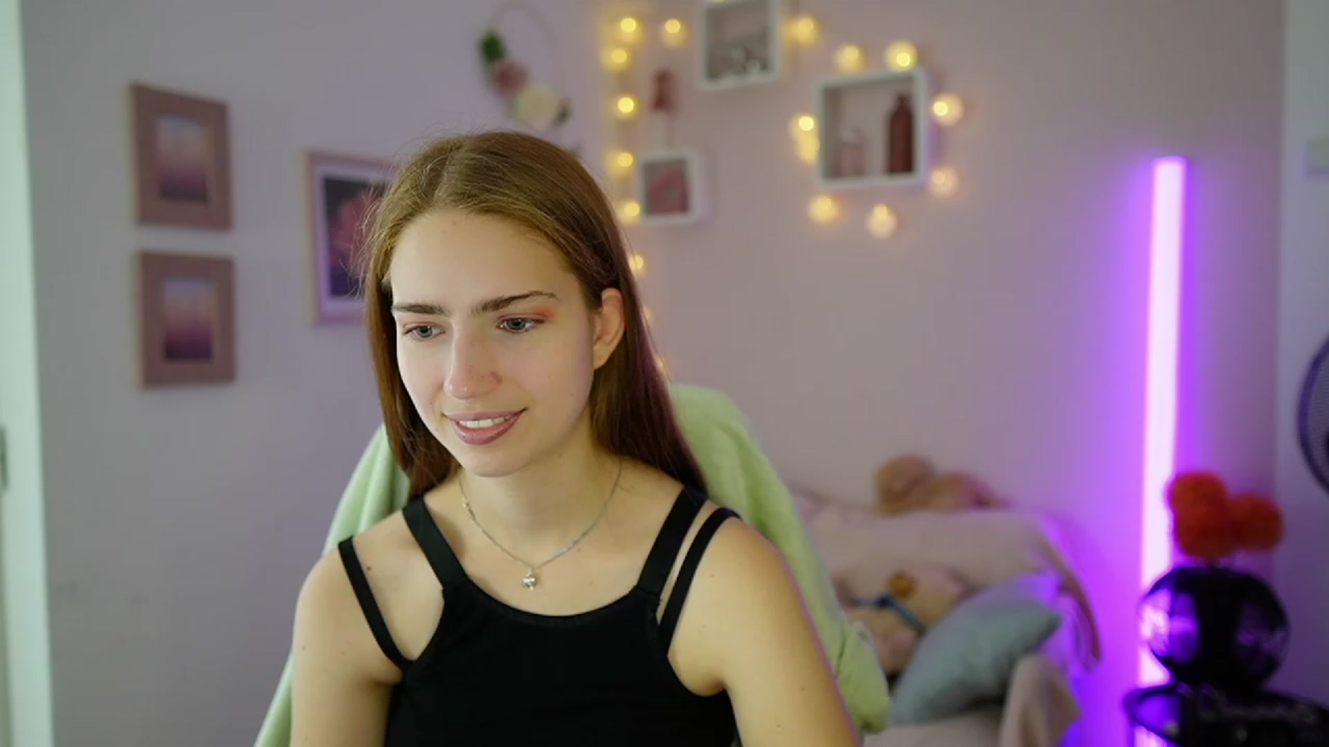 Gallery image thumbnail from Naomi_Woods18's myfreecams stream on, 11/10/2023, 11:22 image 4 of 20