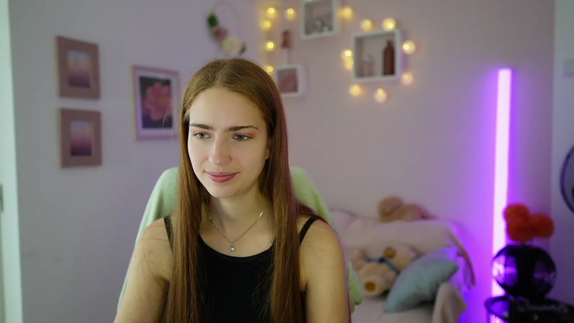 Gallery image thumbnail from Naomi_Woods18's myfreecams stream on, 11/10/2023, 11:22 image 14 of 20