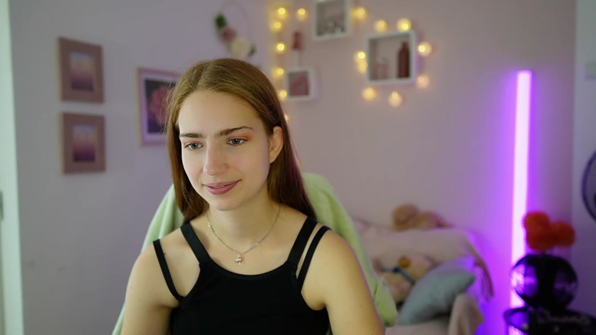 Gallery image thumbnail from Naomi_Woods18's myfreecams stream on, 11/10/2023, 11:22 image 3 of 20