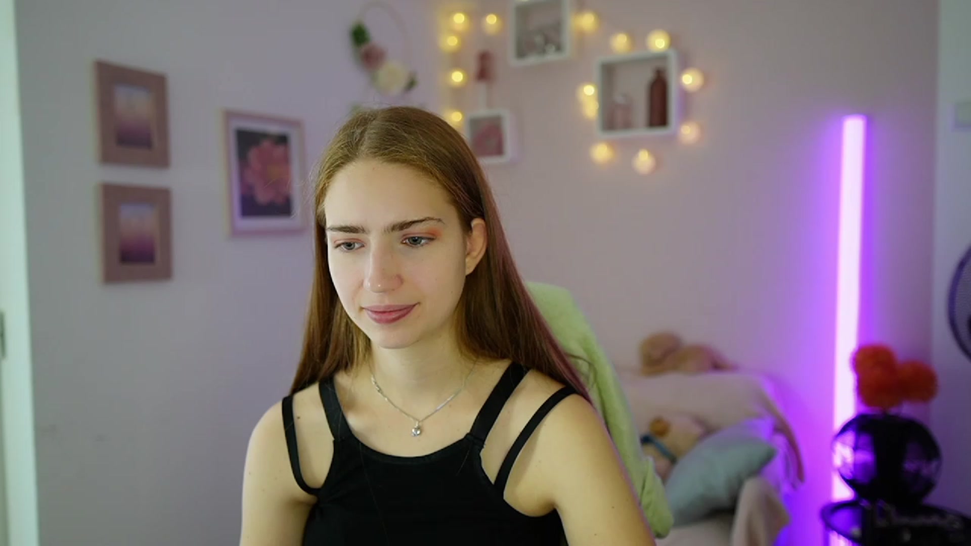Gallery image thumbnail from Naomi_Woods18's myfreecams stream on, 11/10/2023, 11:22 image 12 of 20