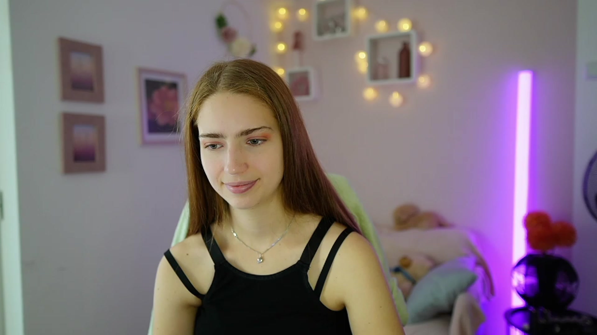 Gallery image thumbnail from Naomi_Woods18's myfreecams stream on, 11/10/2023, 11:22 image 9 of 20