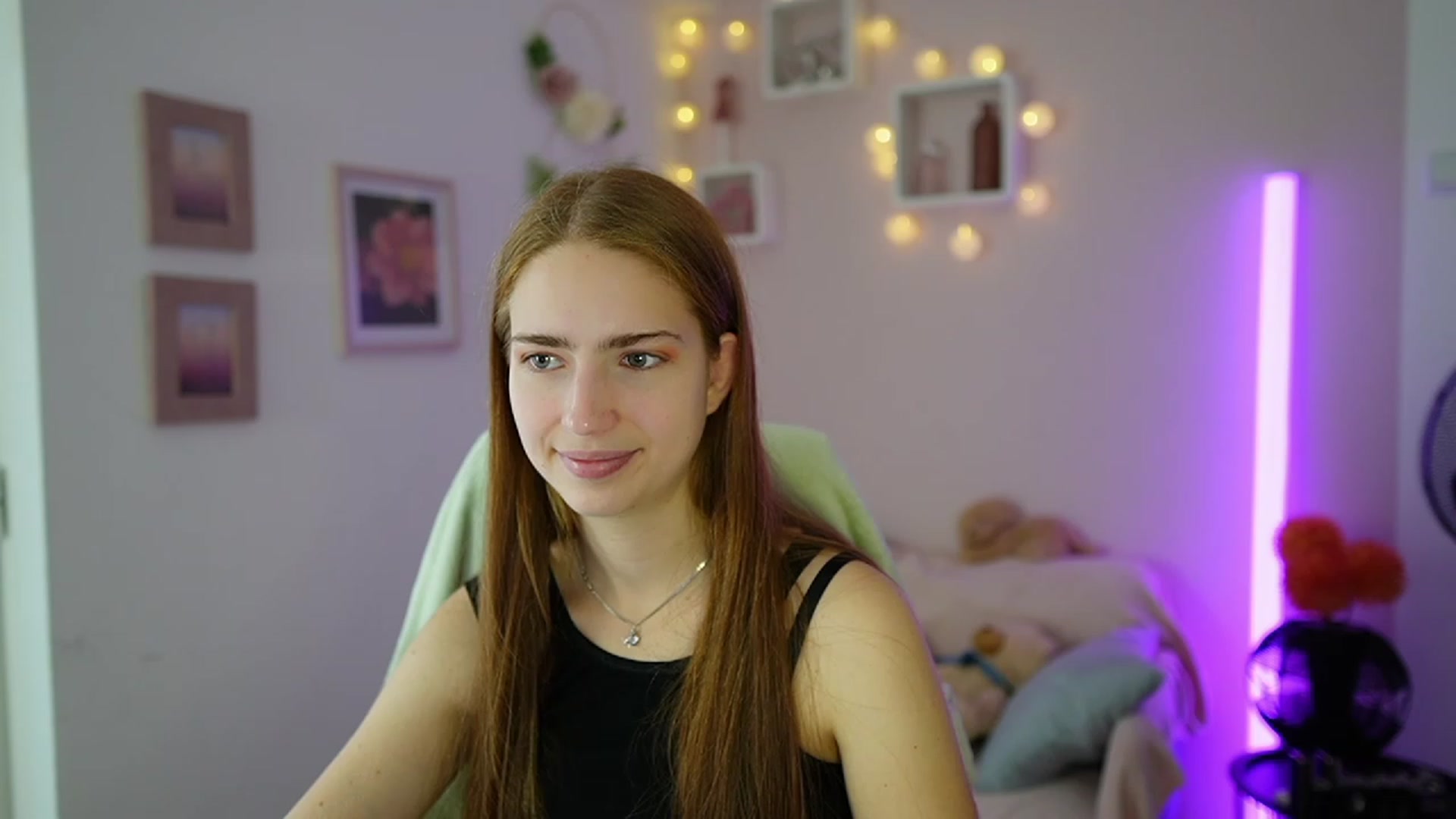 Gallery image thumbnail from Naomi_Woods18's myfreecams stream on, 11/10/2023, 11:22 image 18 of 20