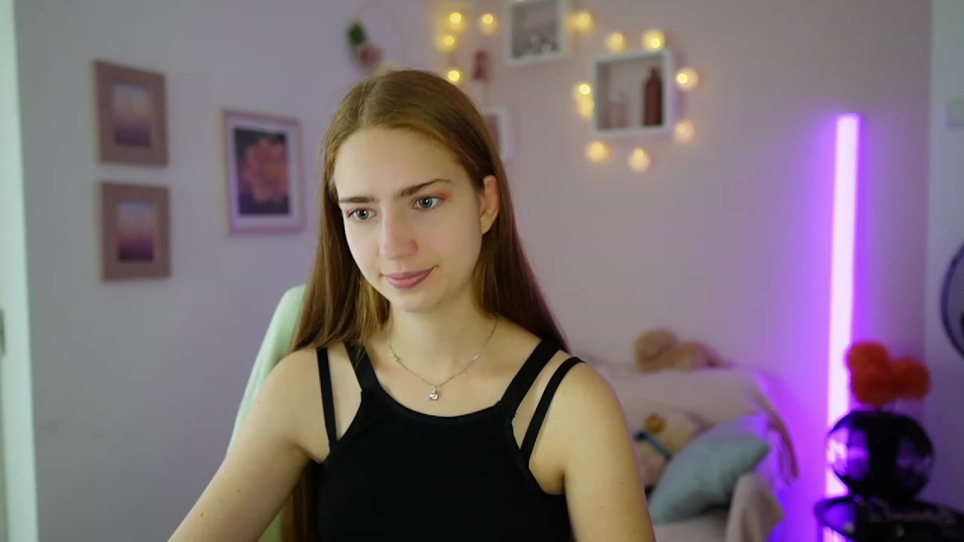Gallery image thumbnail from Naomi_Woods18's myfreecams stream on, 11/10/2023, 11:22 image 19 of 20