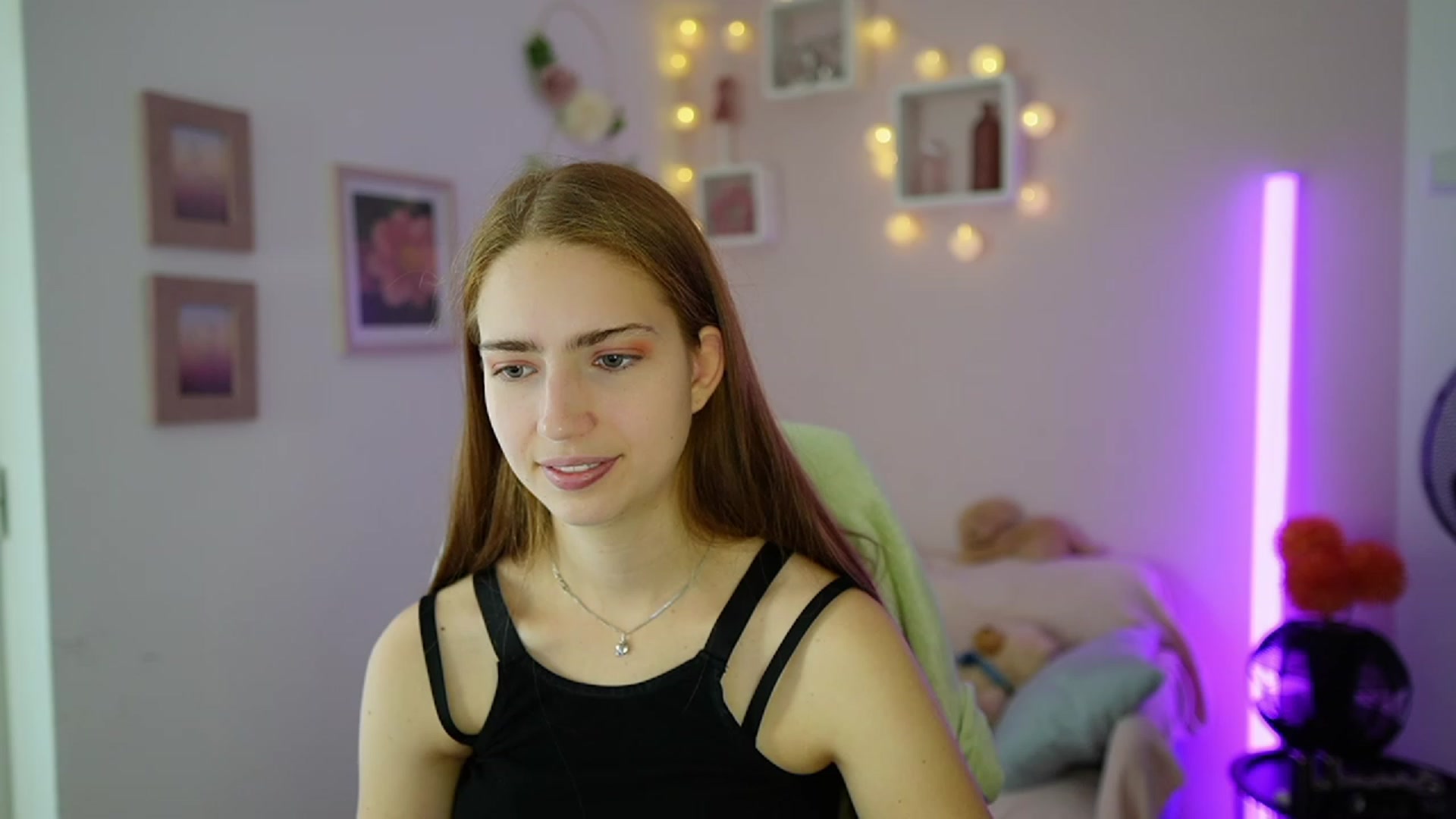 Gallery image thumbnail from Naomi_Woods18's myfreecams stream on, 11/10/2023, 11:22 image 11 of 20