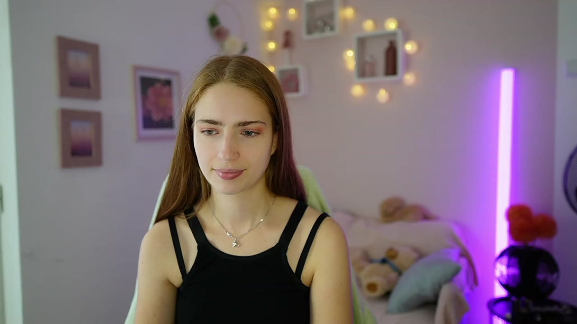 Gallery image thumbnail from Naomi_Woods18's myfreecams stream on, 11/10/2023, 12:13 image 18 of 20
