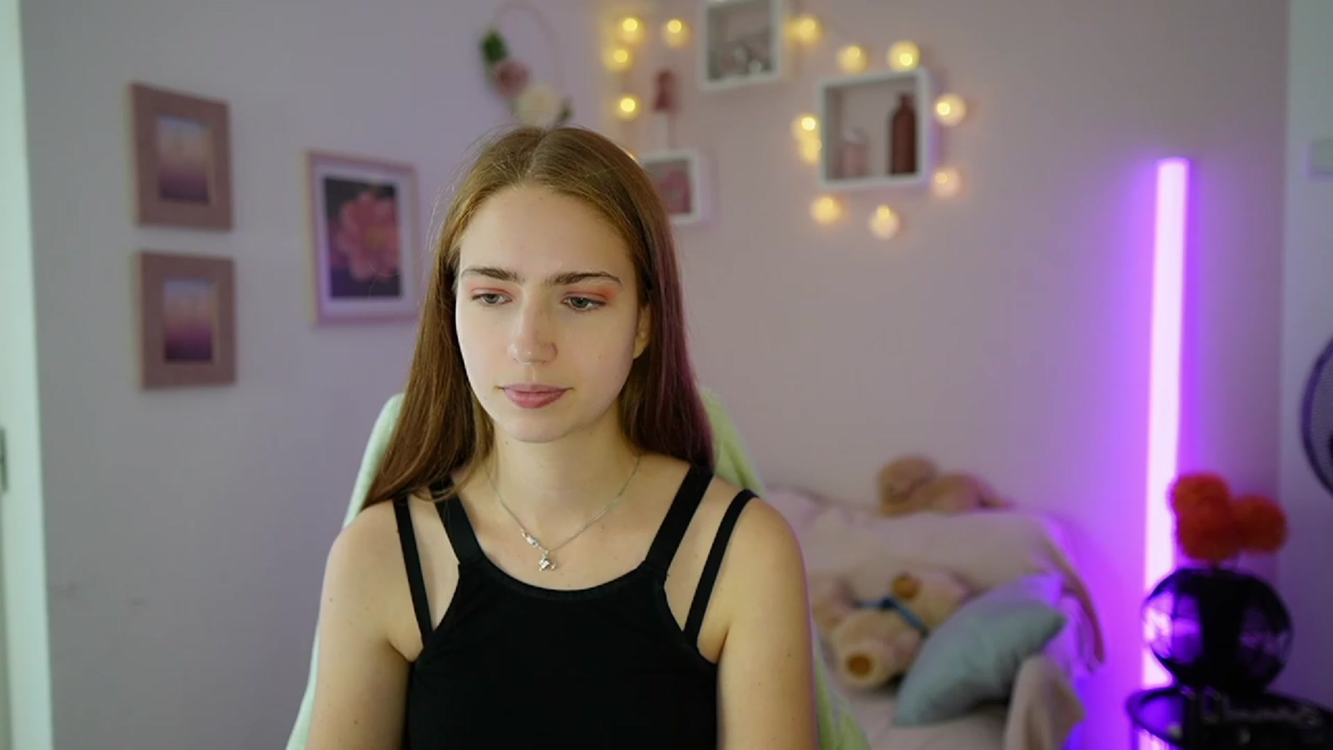Gallery image thumbnail from Naomi_Woods18's myfreecams stream on, 11/10/2023, 12:13 image 17 of 20