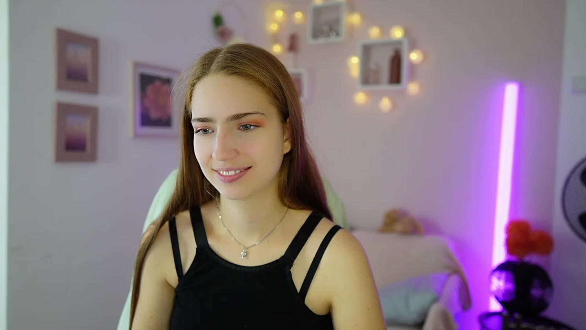 Gallery image thumbnail from Naomi_Woods18's myfreecams stream on, 11/12/2023, 11:31 image 17 of 20