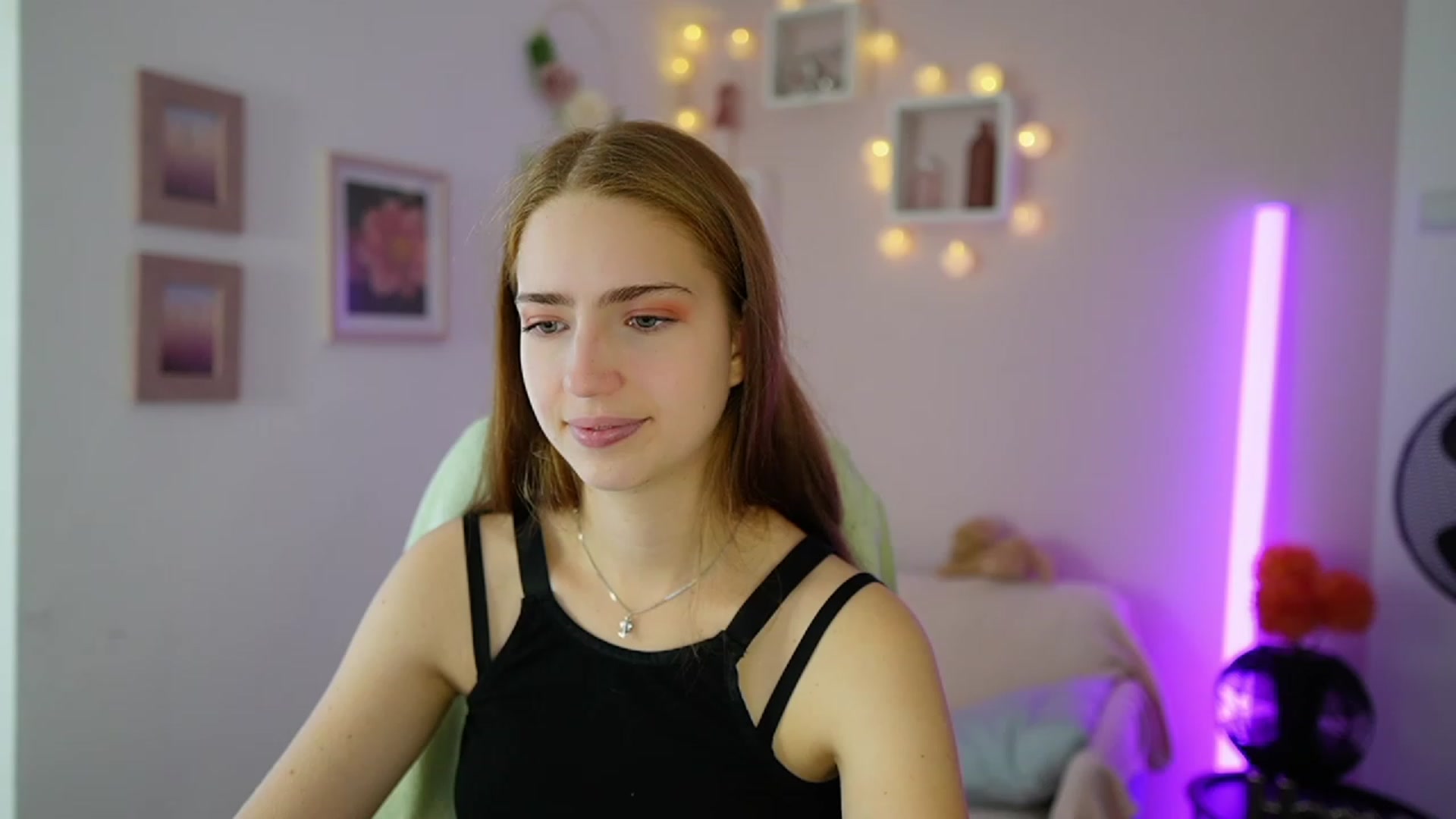 Gallery image thumbnail from Naomi_Woods18's myfreecams stream on, 11/12/2023, 11:31 image 15 of 20