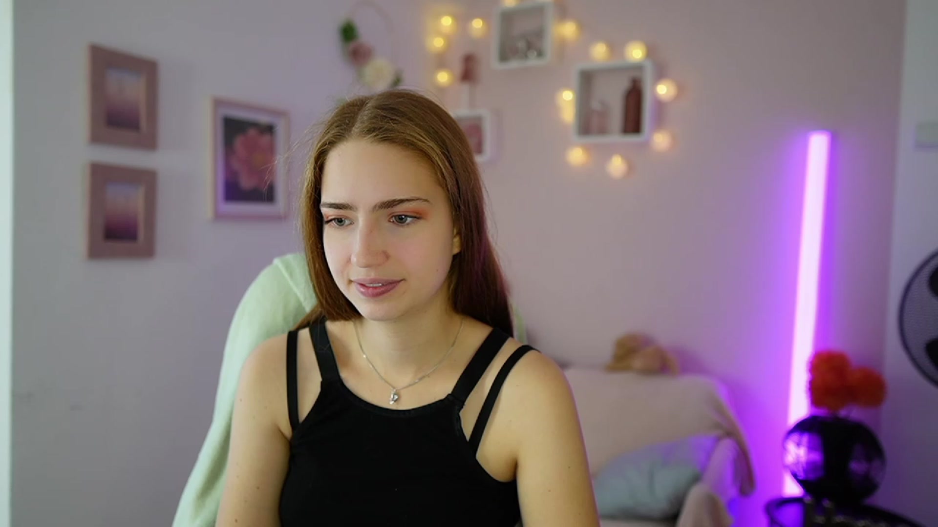 Gallery image thumbnail from Naomi_Woods18's myfreecams stream on, 11/12/2023, 11:31 image 10 of 20
