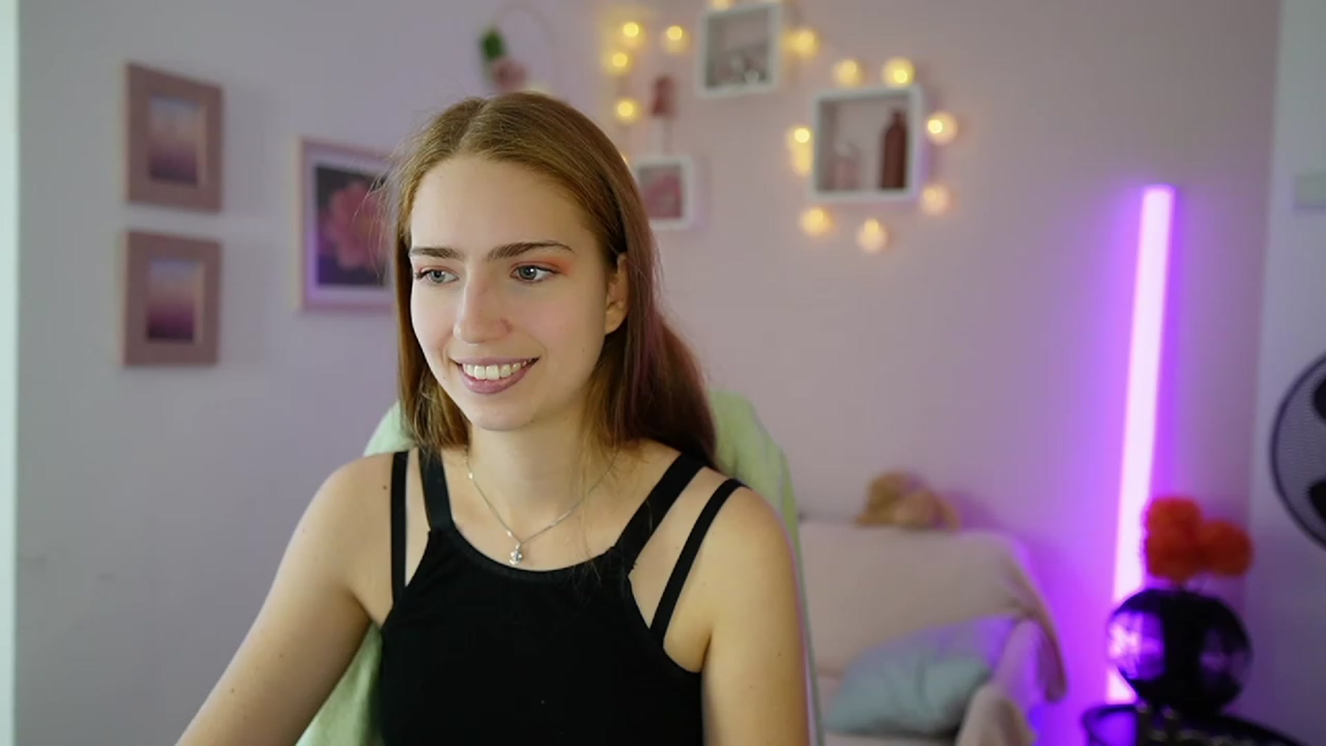Gallery image thumbnail from Naomi_Woods18's myfreecams stream on, 11/12/2023, 11:31 image 14 of 20