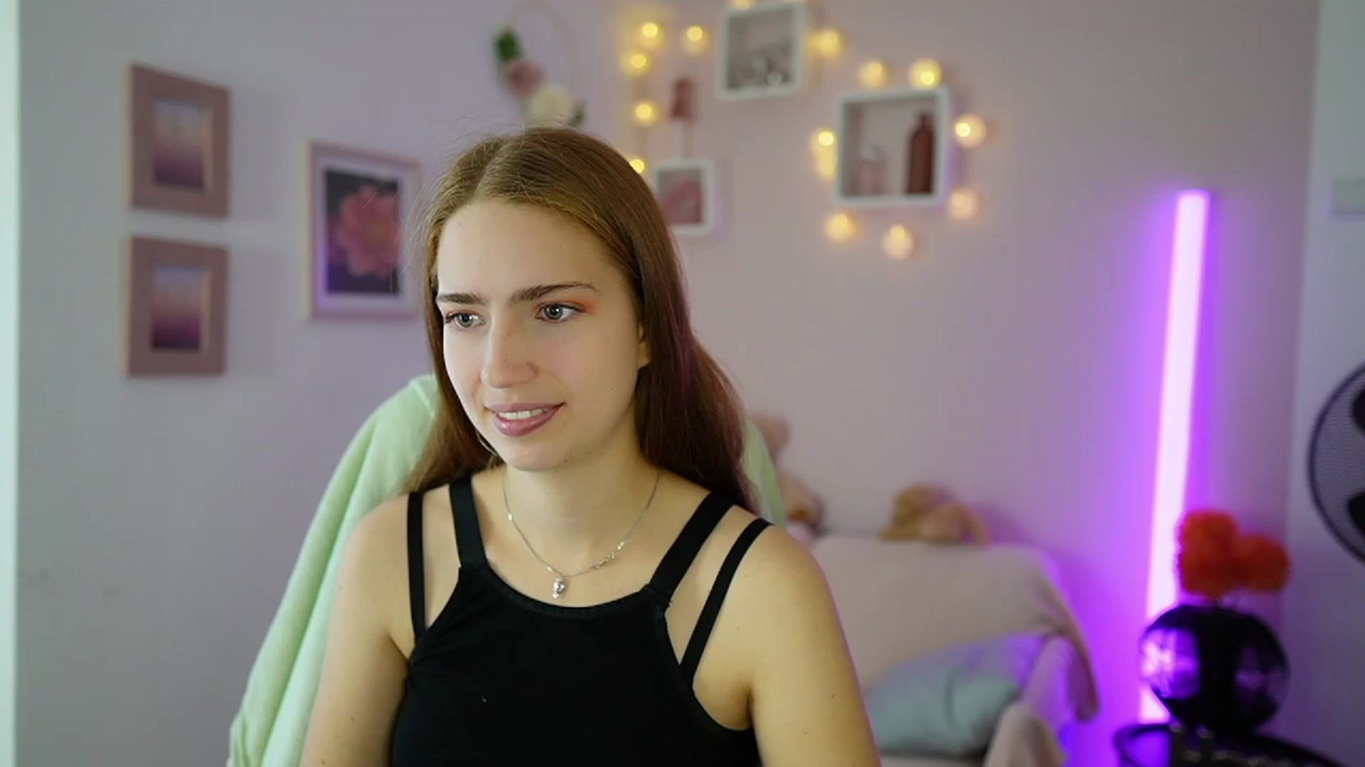 Gallery image thumbnail from Naomi_Woods18's myfreecams stream on, 11/12/2023, 11:31 image 1 of 20